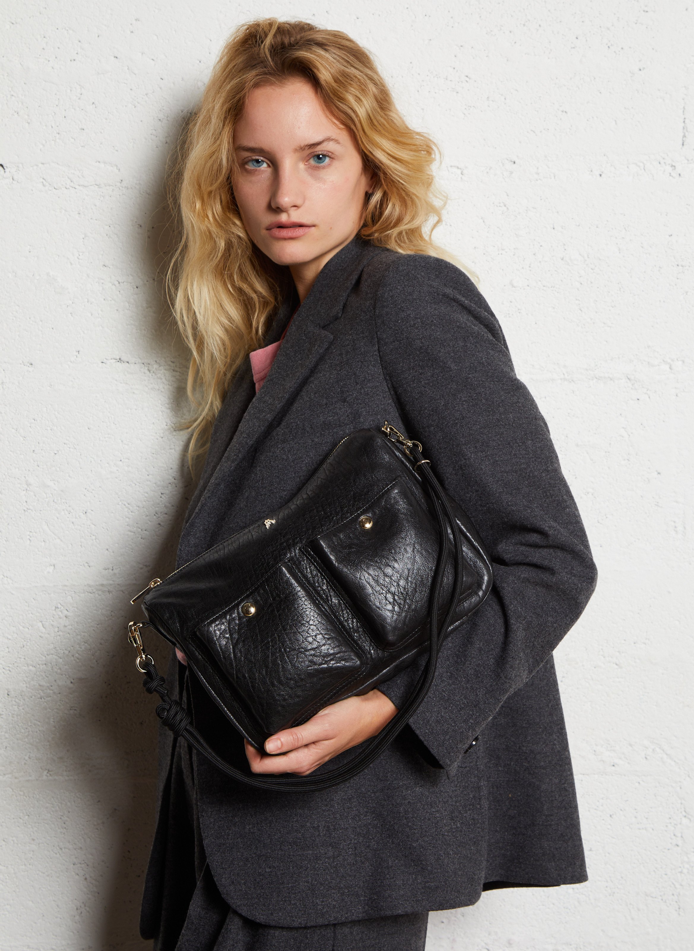 Sac bandoulière en cuir craquelé CRAIE STUDIO Noir