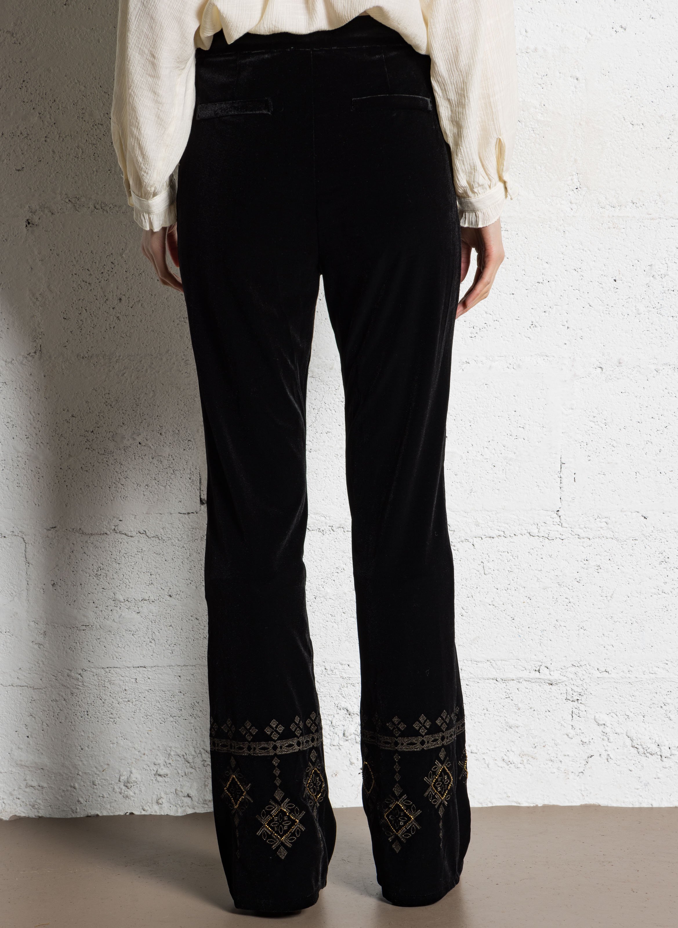 Flare velvet embroidered pants LA PETITE ETOILE Black