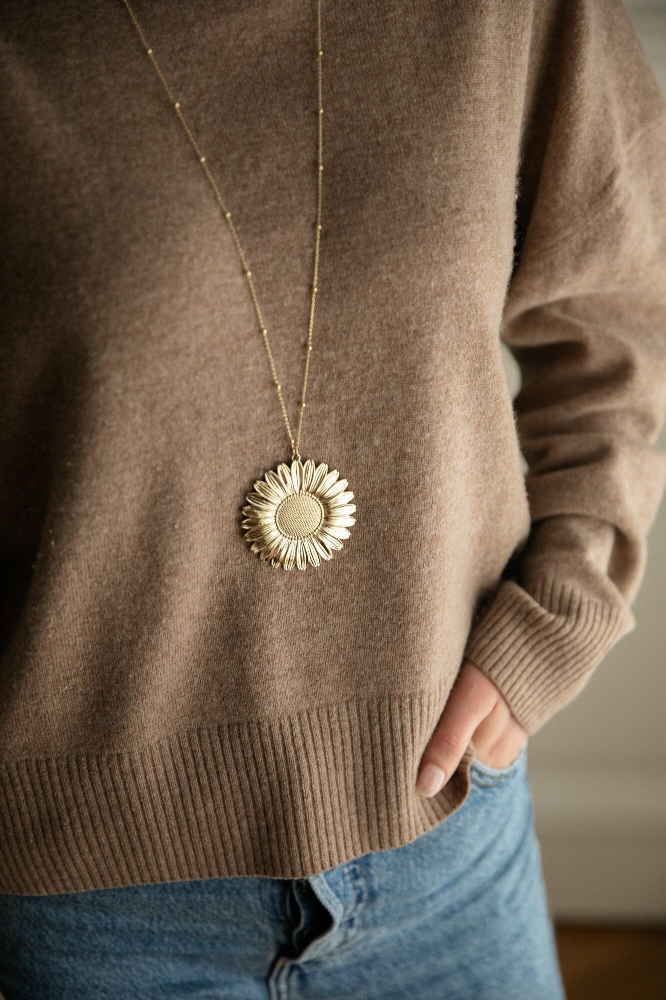 Gold-plated flower pendant Golden