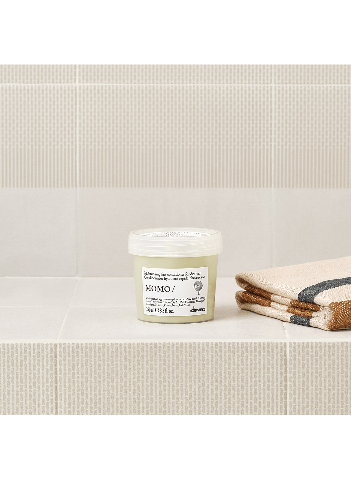MOMO Moisturizing Conditioner DAVINES No color