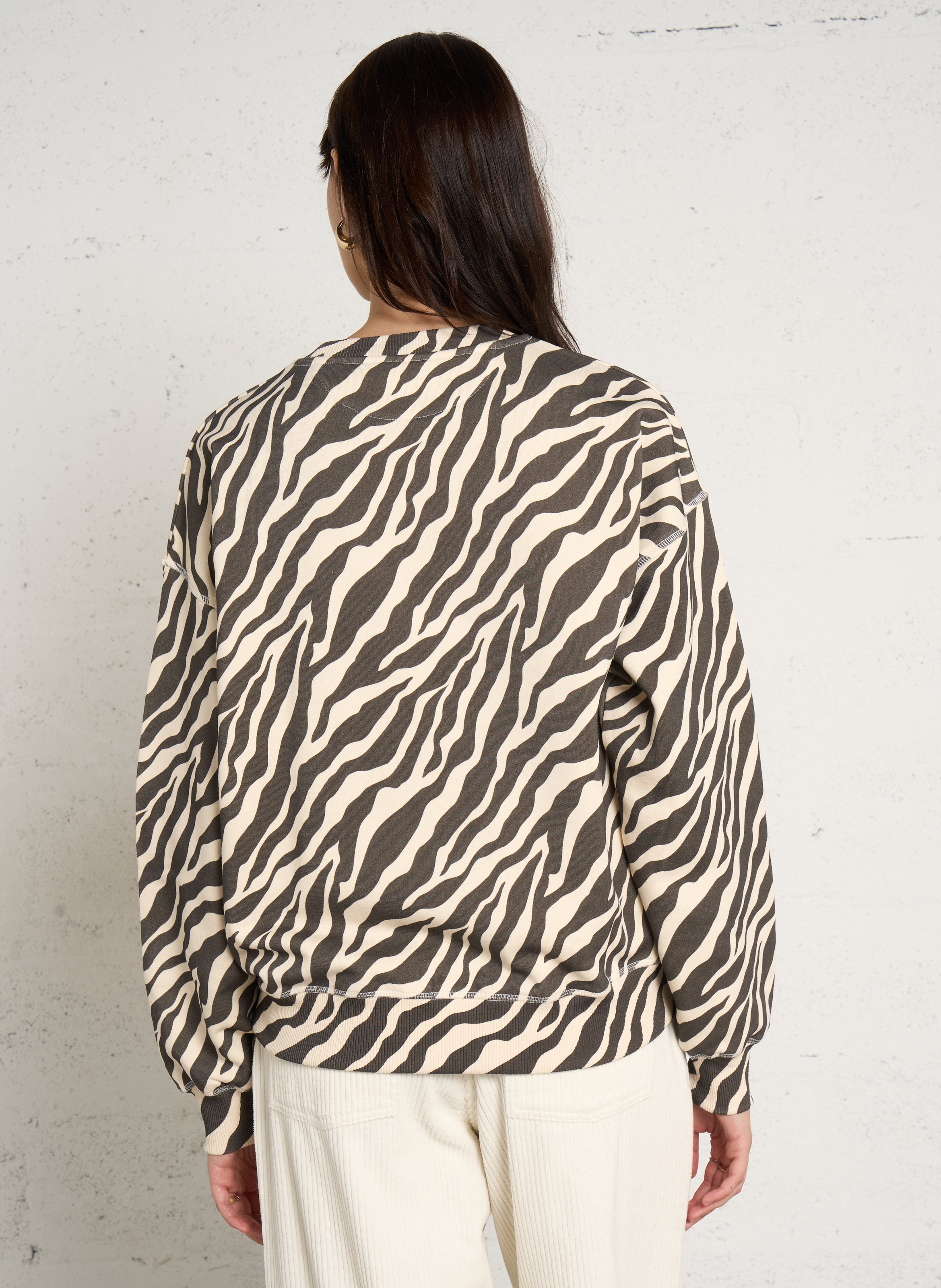 Loose round neck sweatshirt with animal print in blended cotton. THE NEW SOCIETY Black