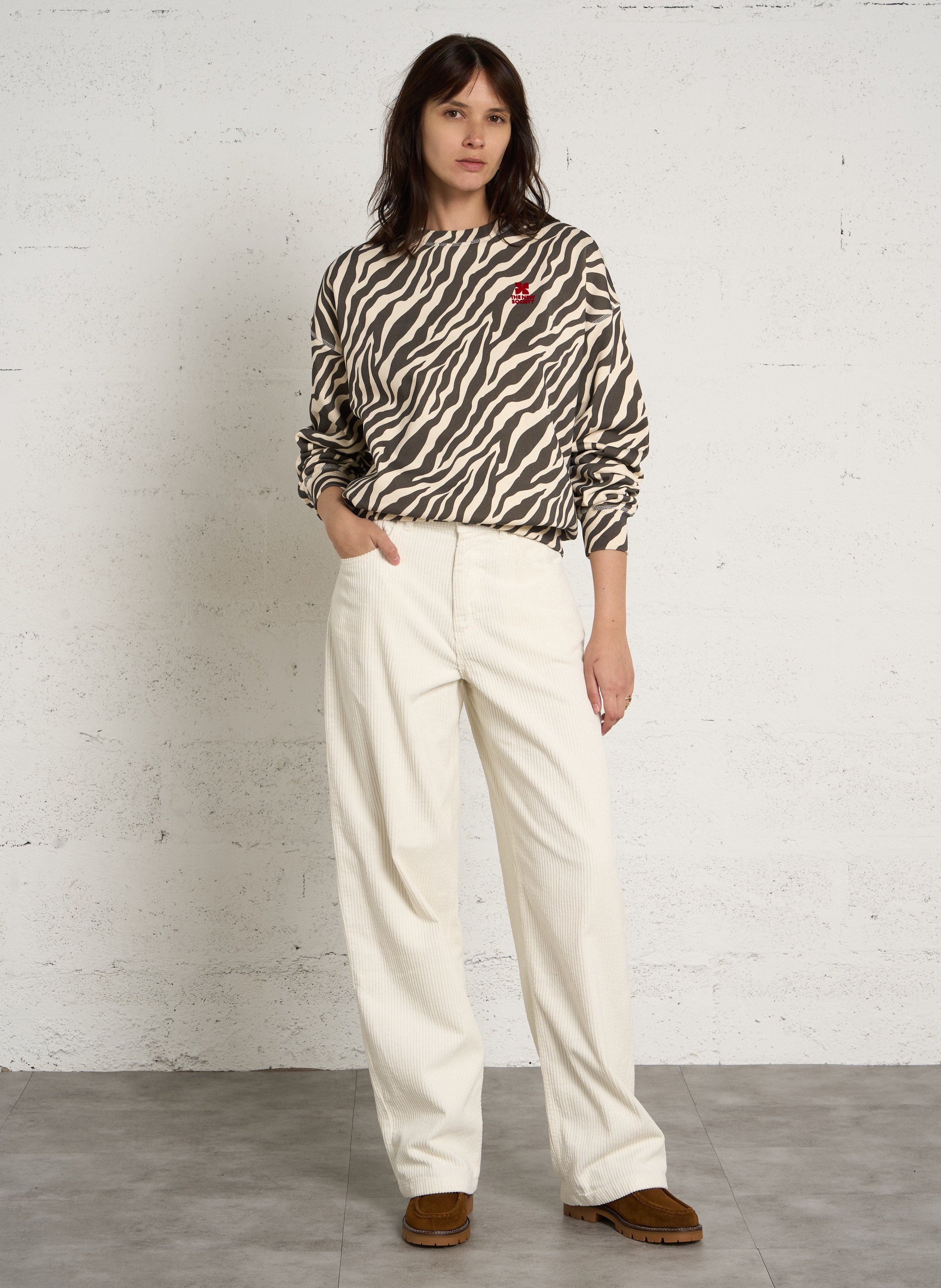 Loose round neck sweatshirt with animal print in blended cotton. THE NEW SOCIETY Black