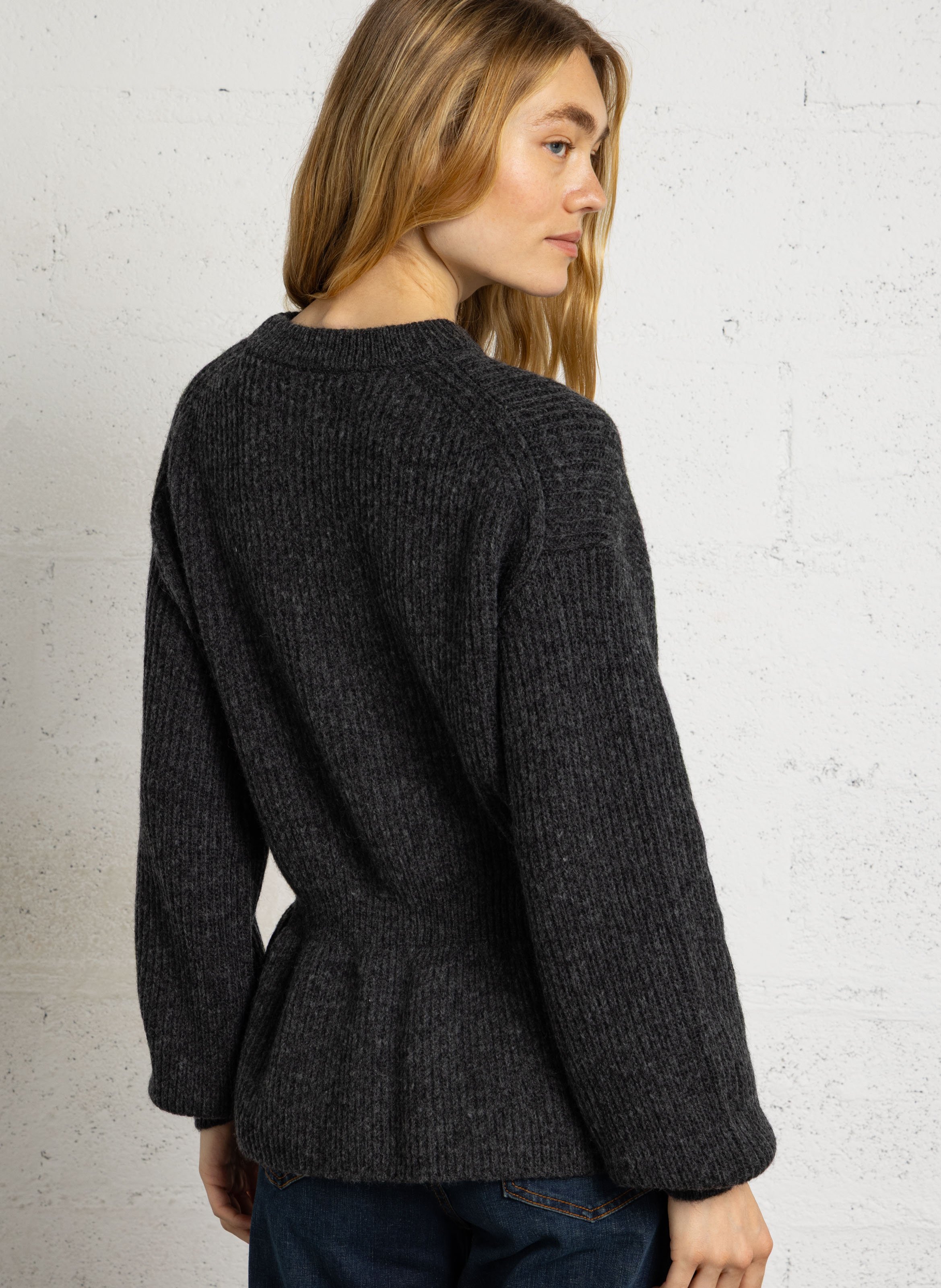 Pull cintré col rond DES PETITS HAUTS Gris