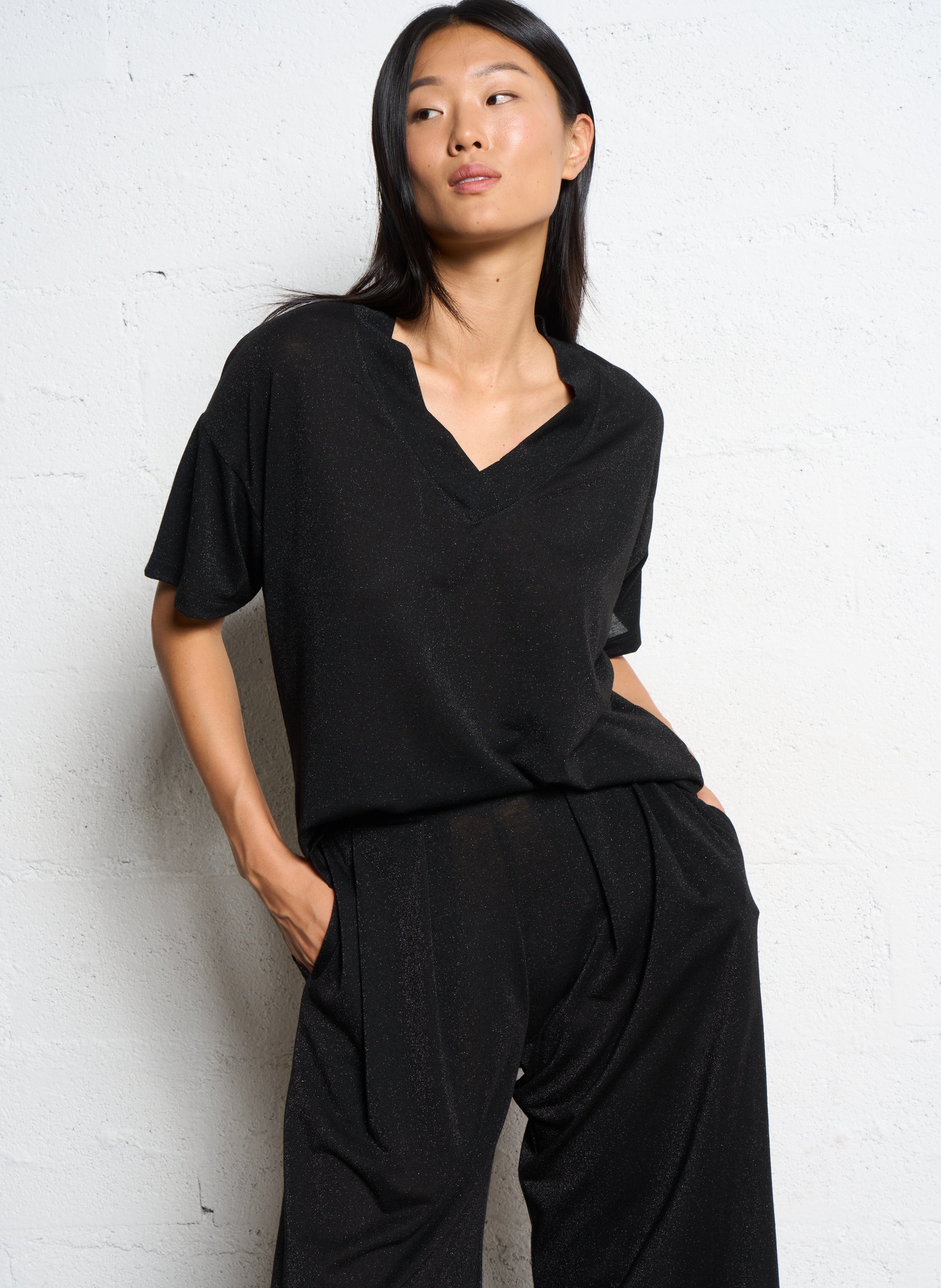 Glitter V-neck T-shirt MOMONI Black