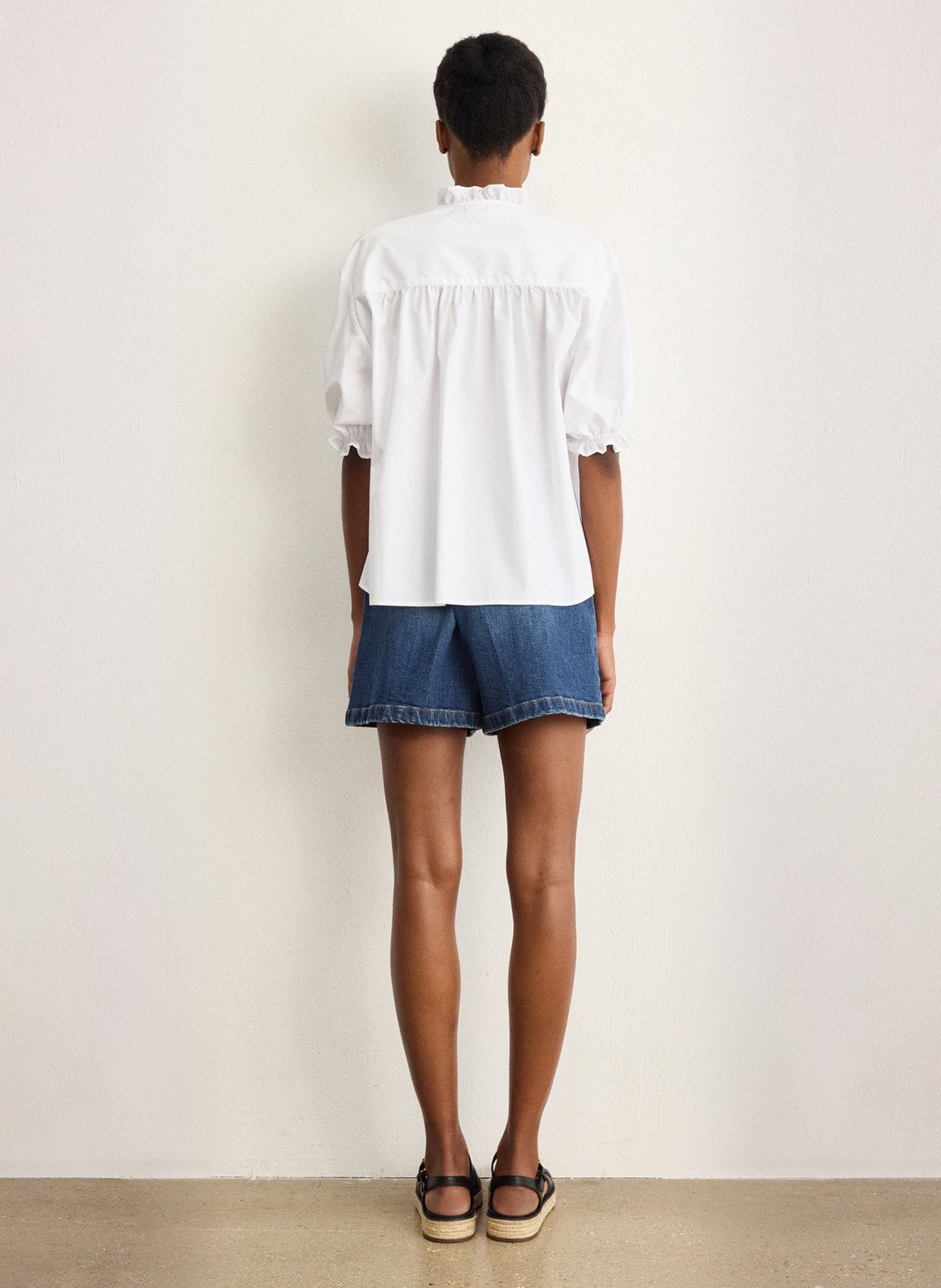 Bluse mit V-Ausschnitt und Volants, einfarbig aus Baumwolle PABLO Weiss