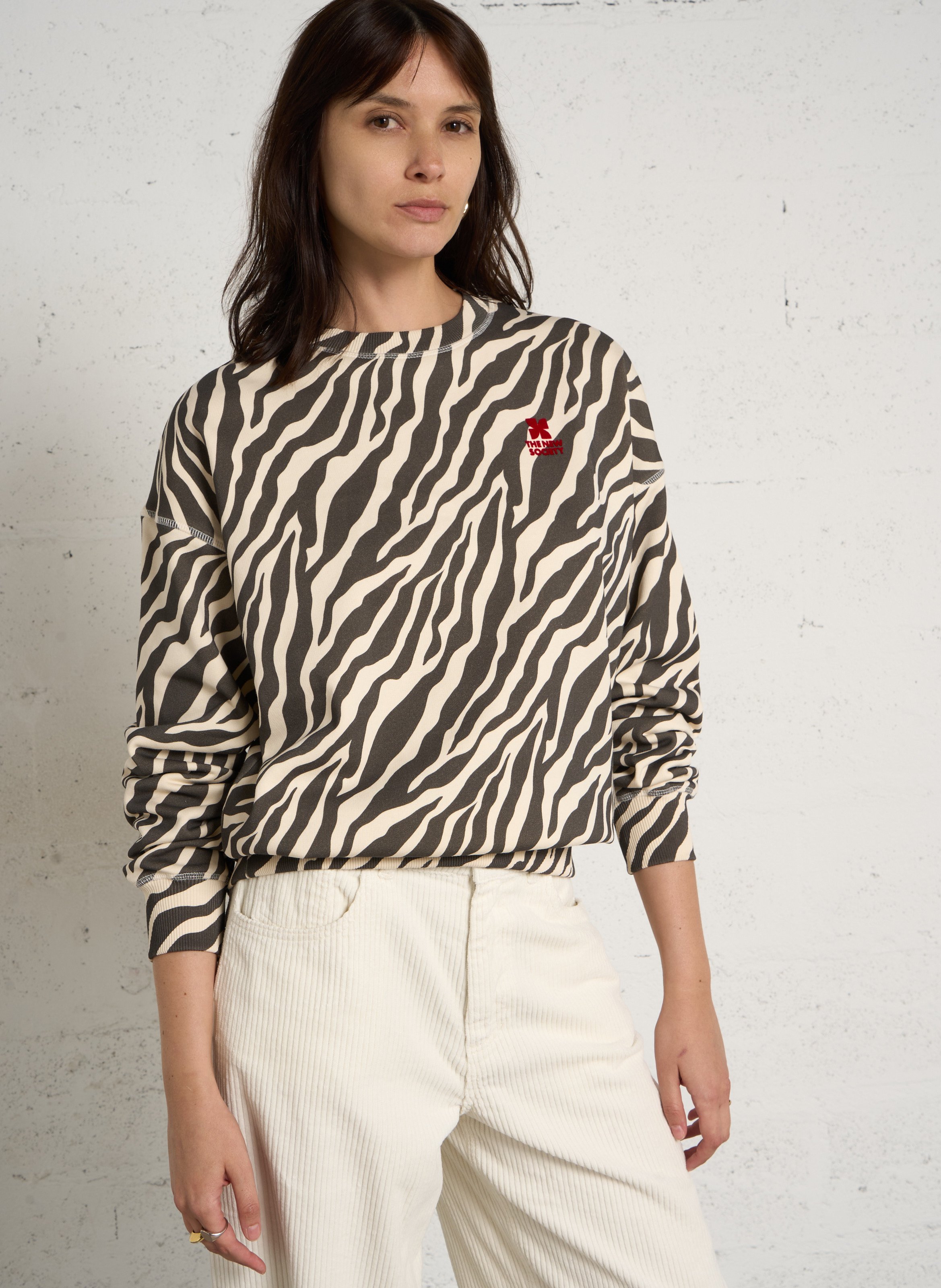 Loose round neck sweatshirt with animal print in blended cotton. THE NEW SOCIETY Black