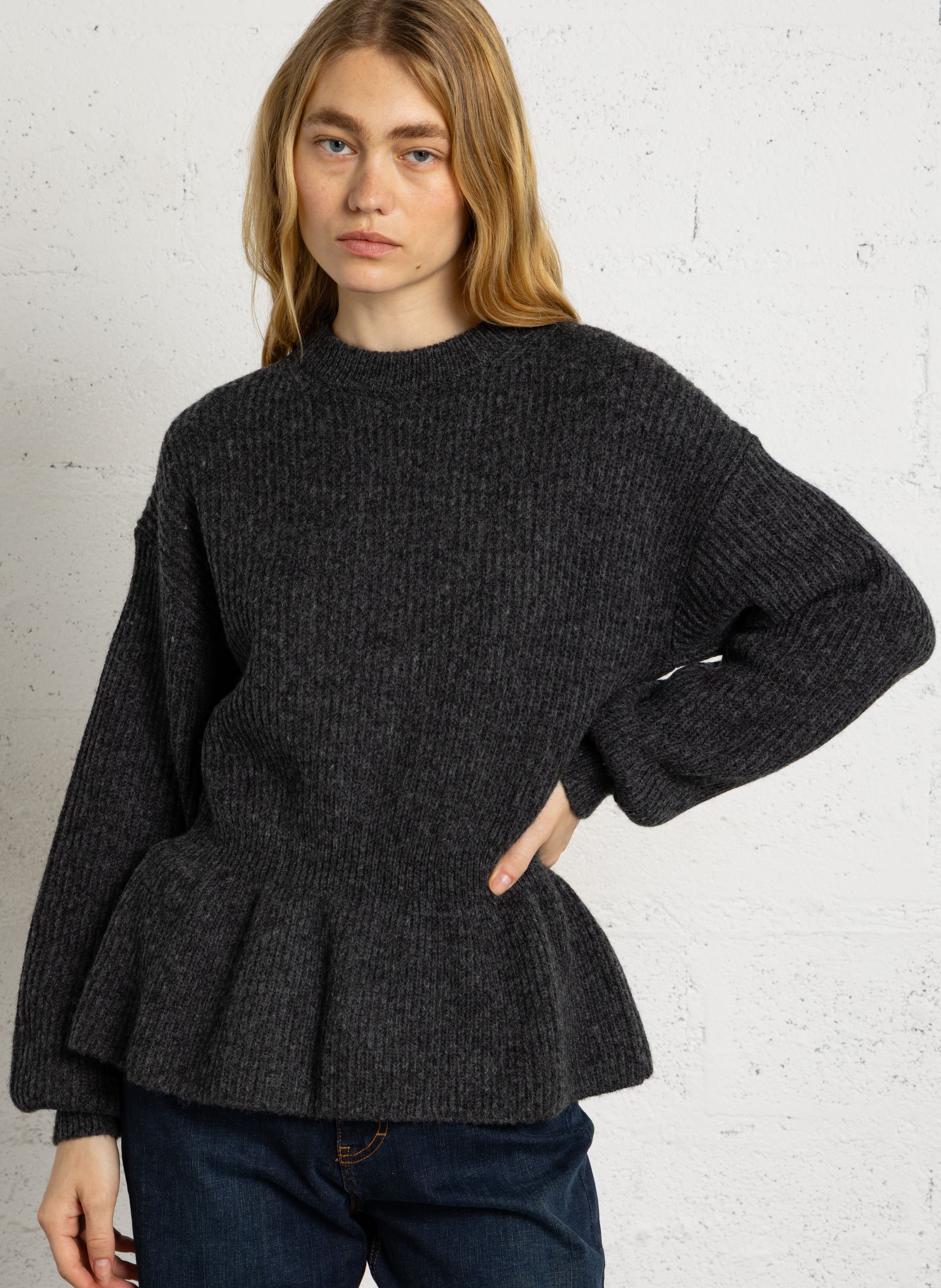 Pull cintré col rond DES PETITS HAUTS Gris