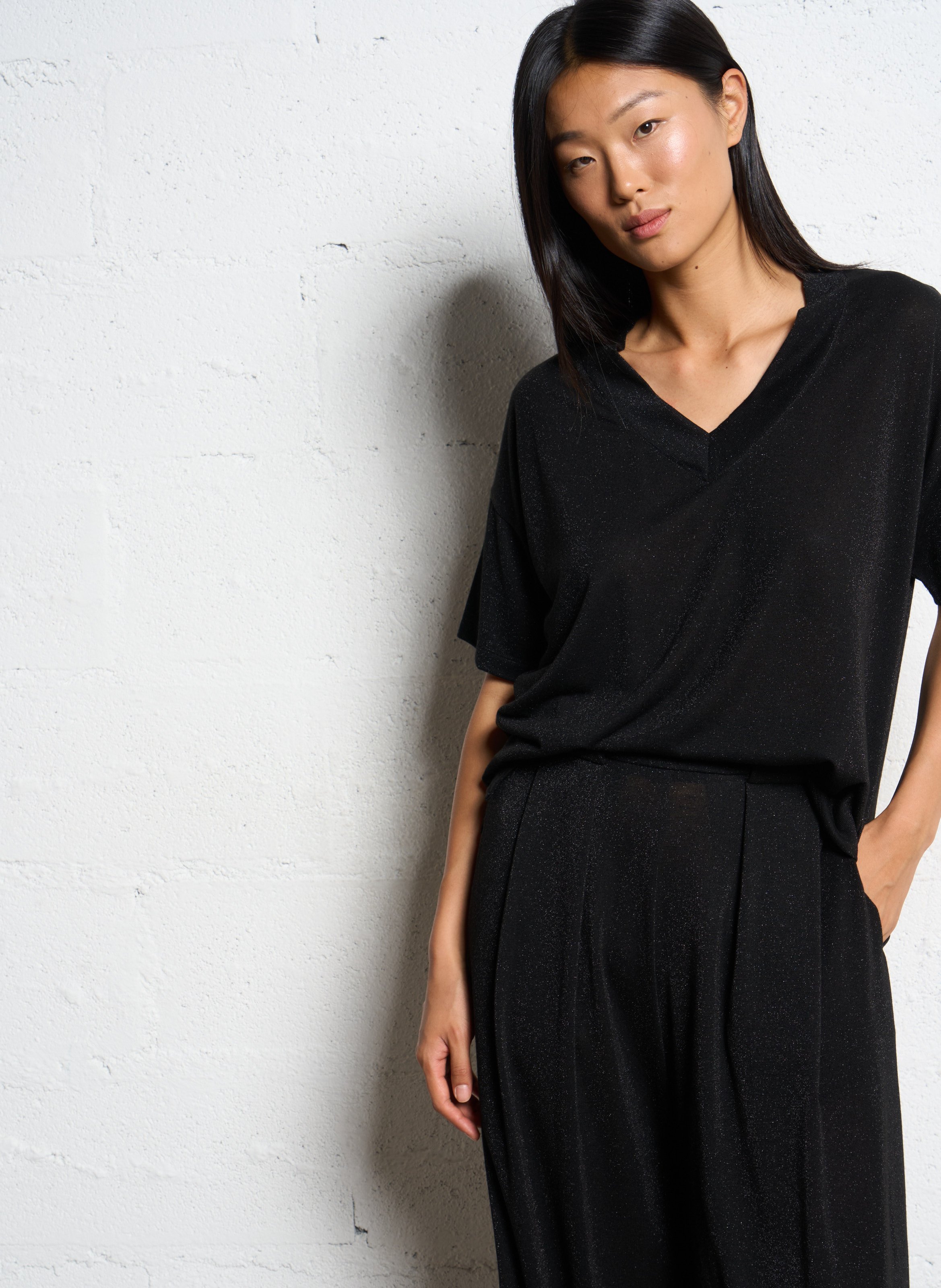 Glitter V-neck T-shirt MOMONI Black