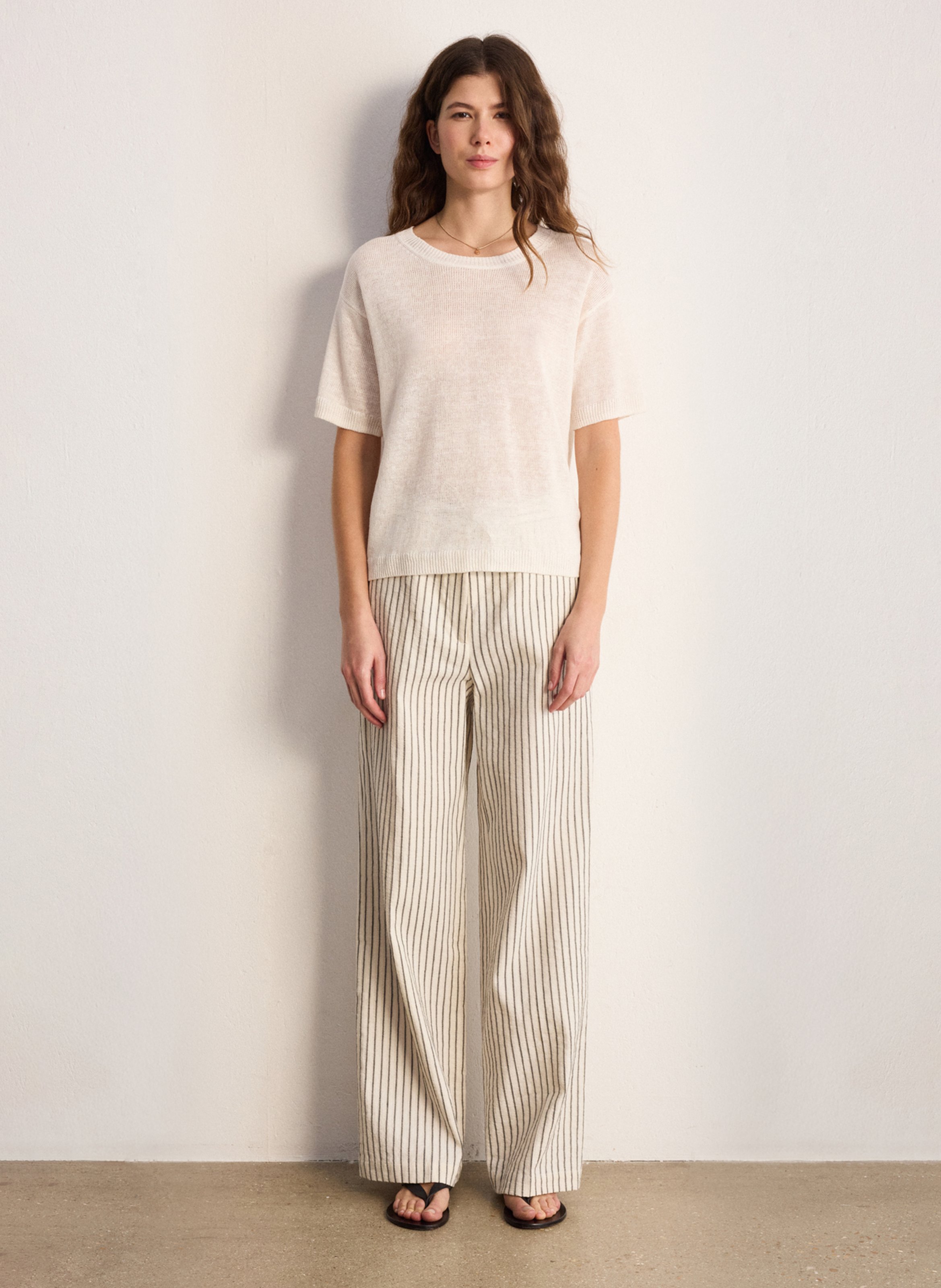Straight round-neck linen sweater Beige