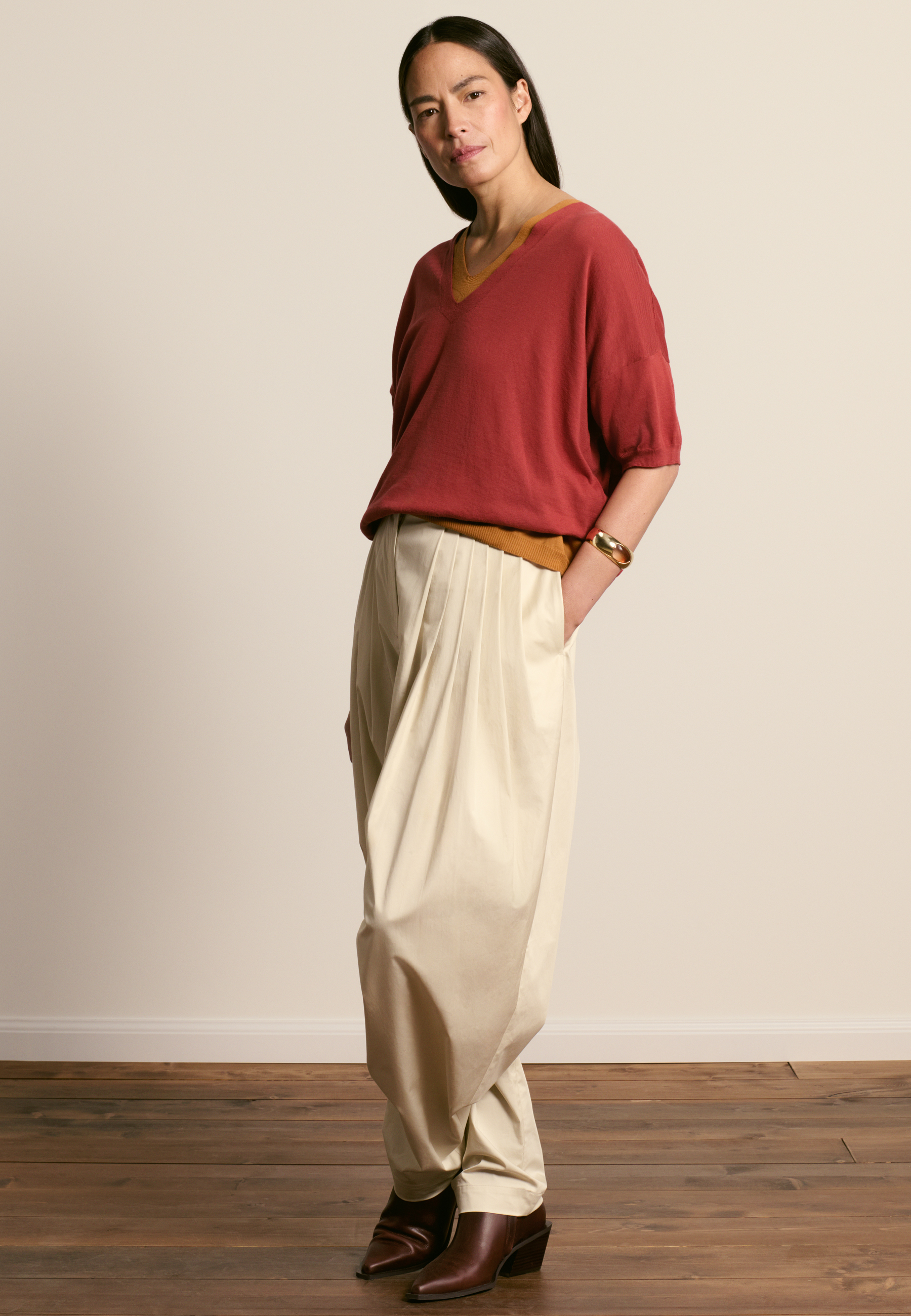 T-shirt col v en coton biologique MAISON MONTAGUT Marron