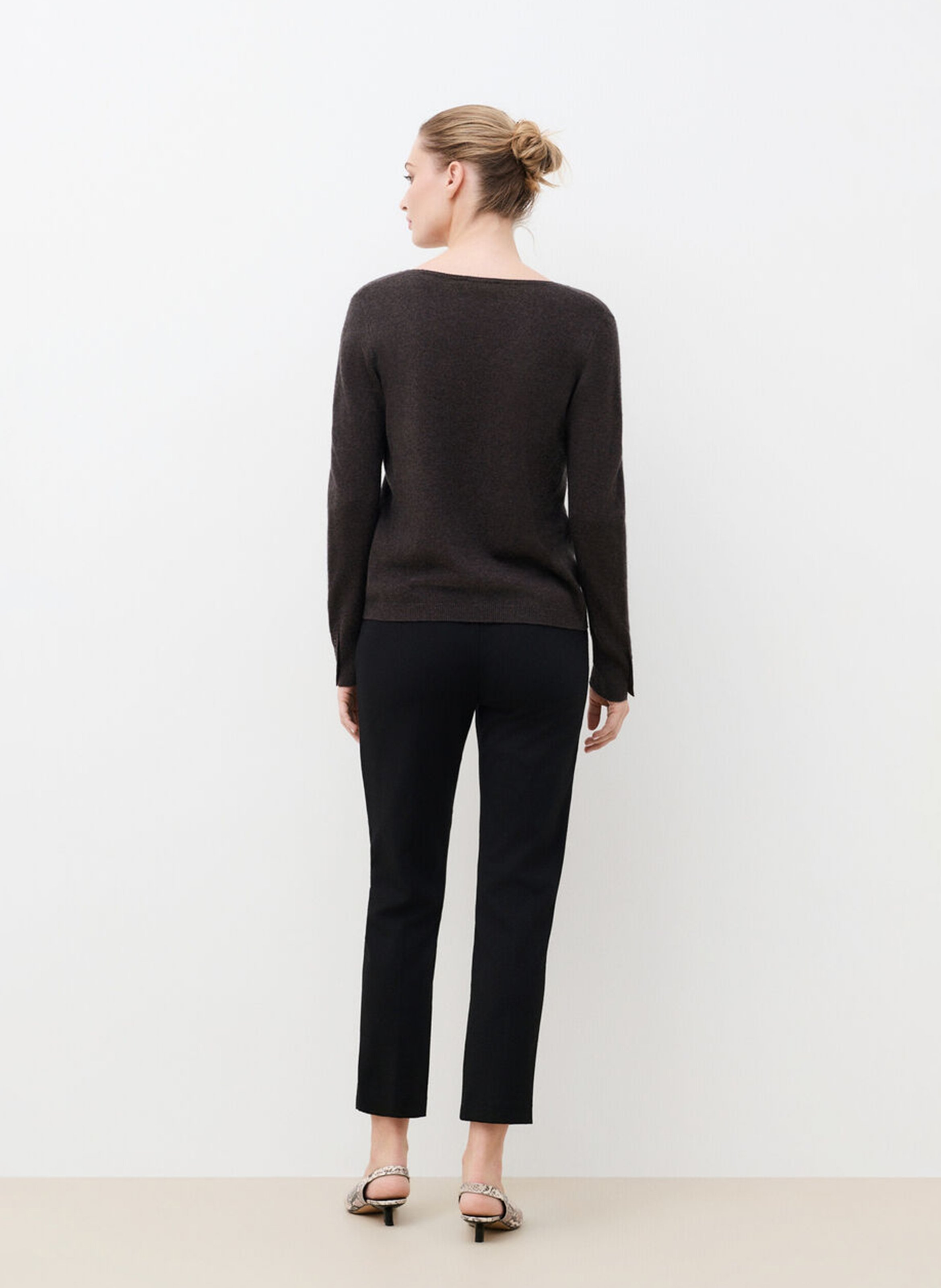 Solid cashmere V-neck sweater CAROLL Brown