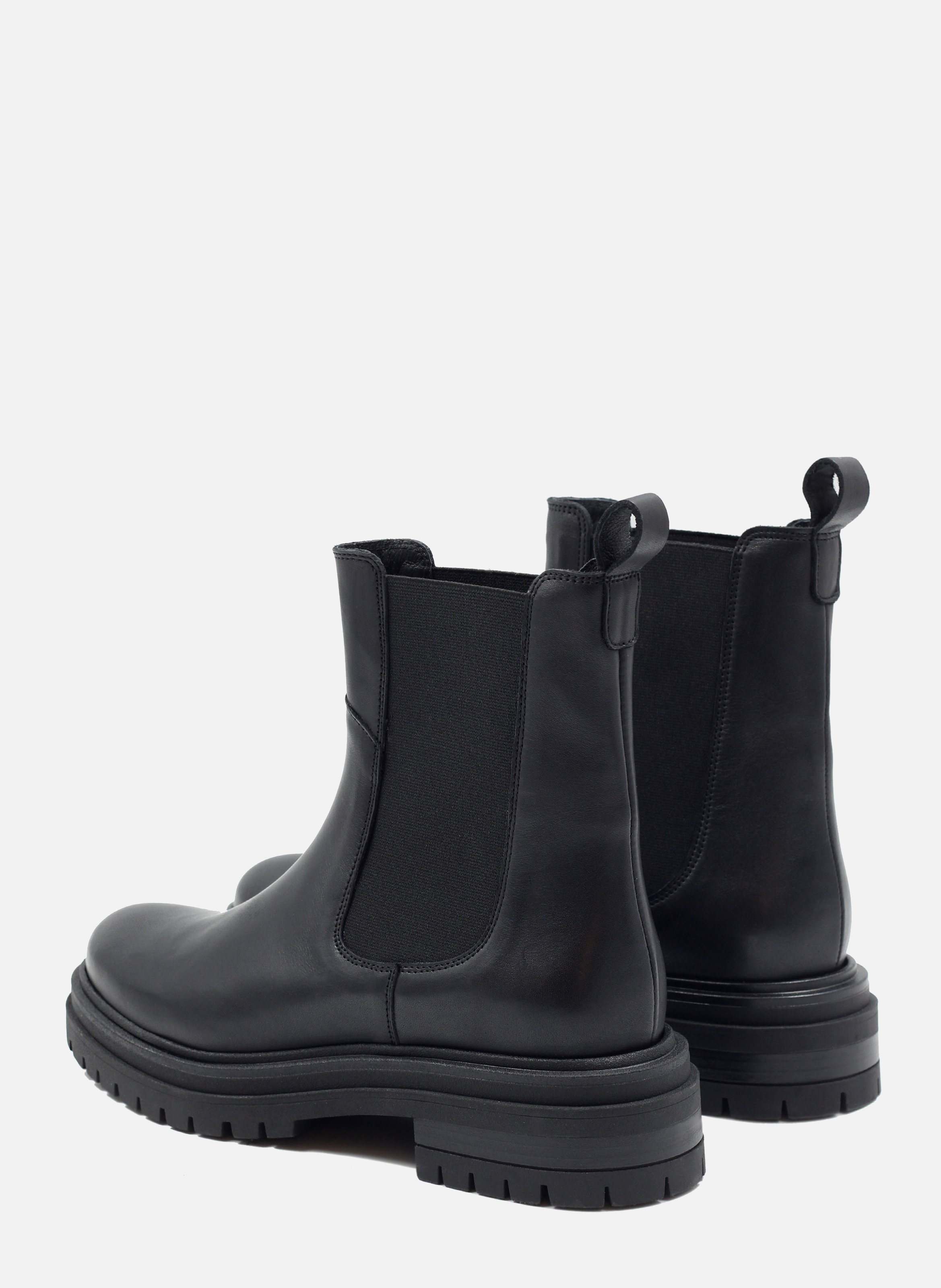 Leather mid-calf Chelsea boots with lugged sole JULES & JENN Black
