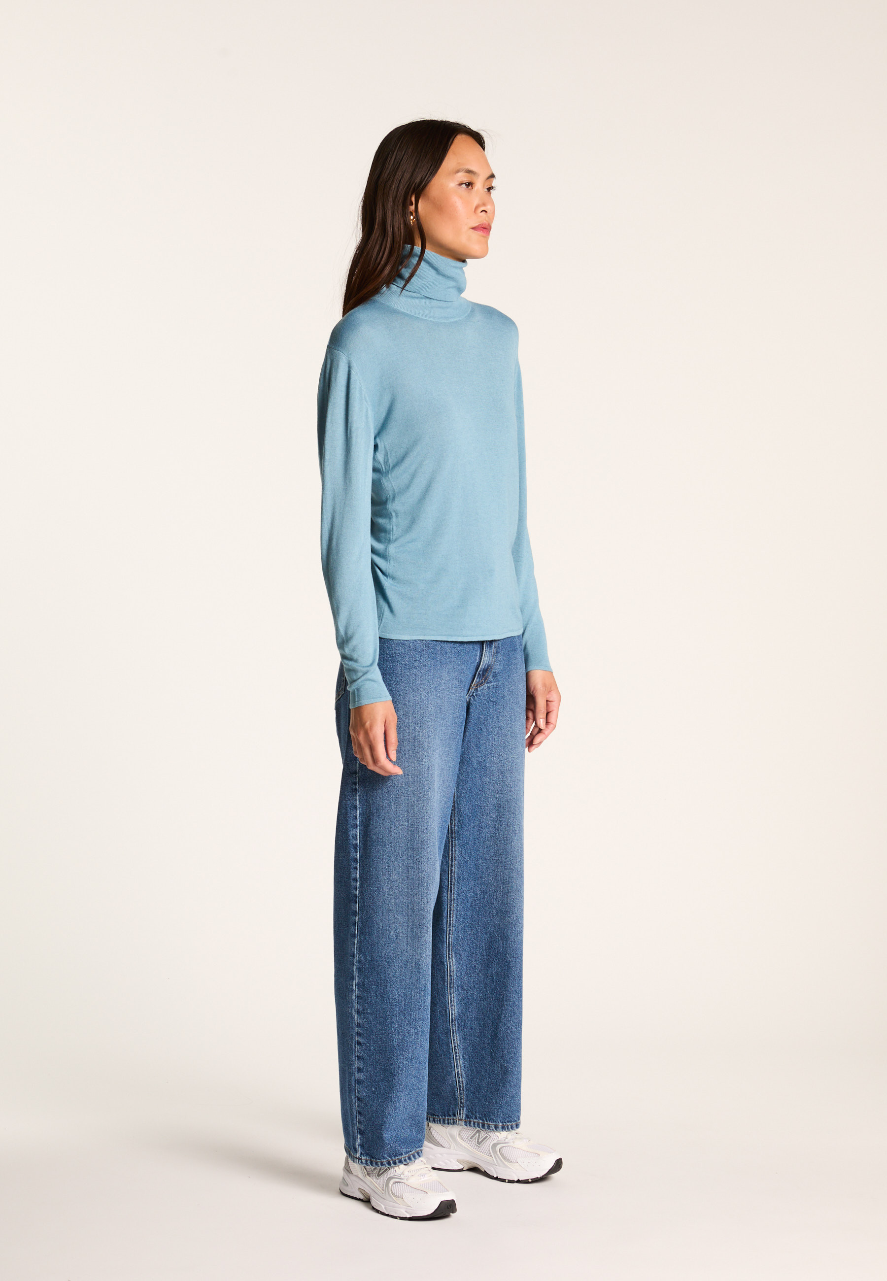Turtleneck T-shirt in bamboo cashmere fiber MAISON MONTAGUT Blue