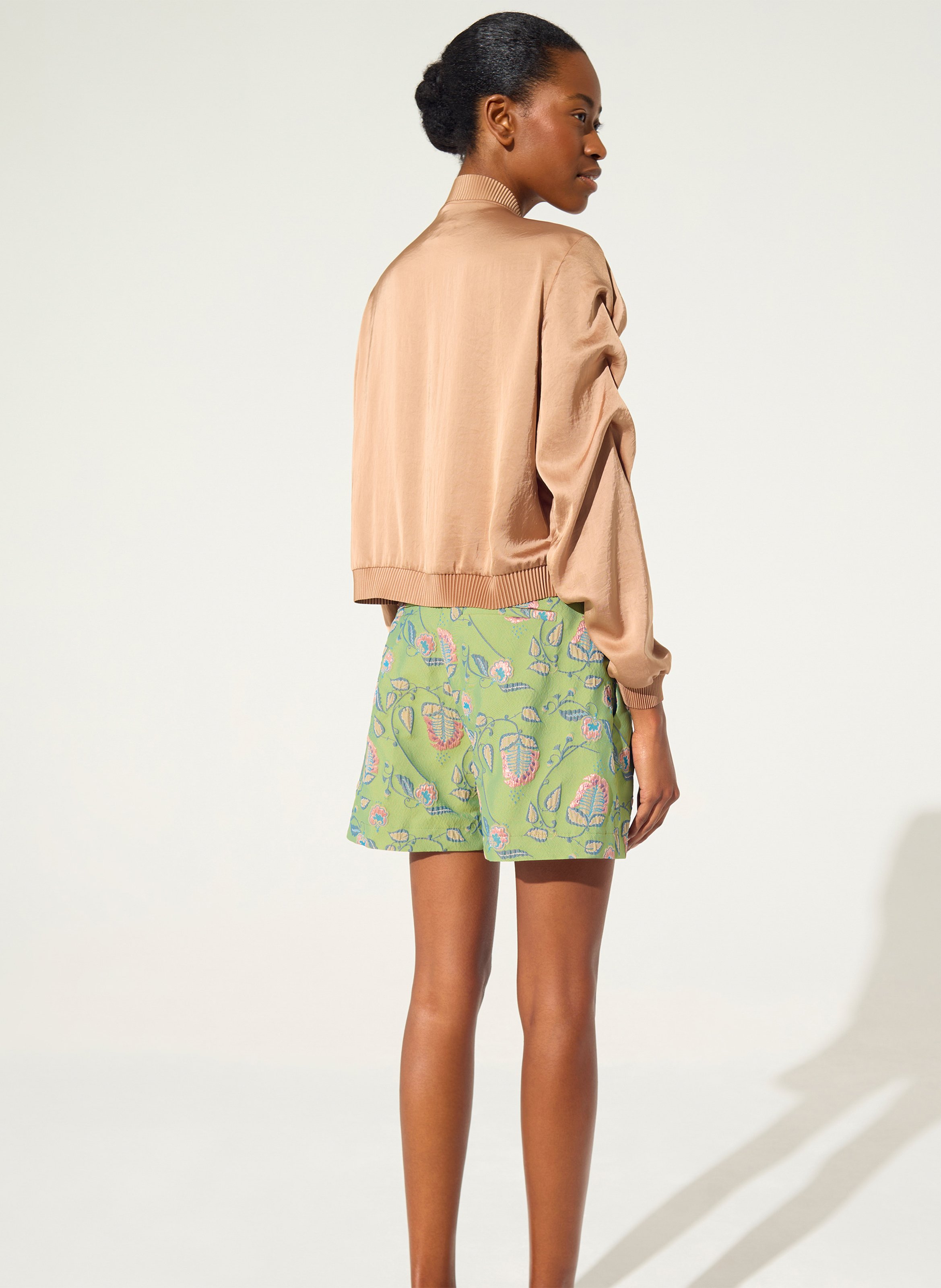 Kurzer Jacquard-Rock COTELAC Grun