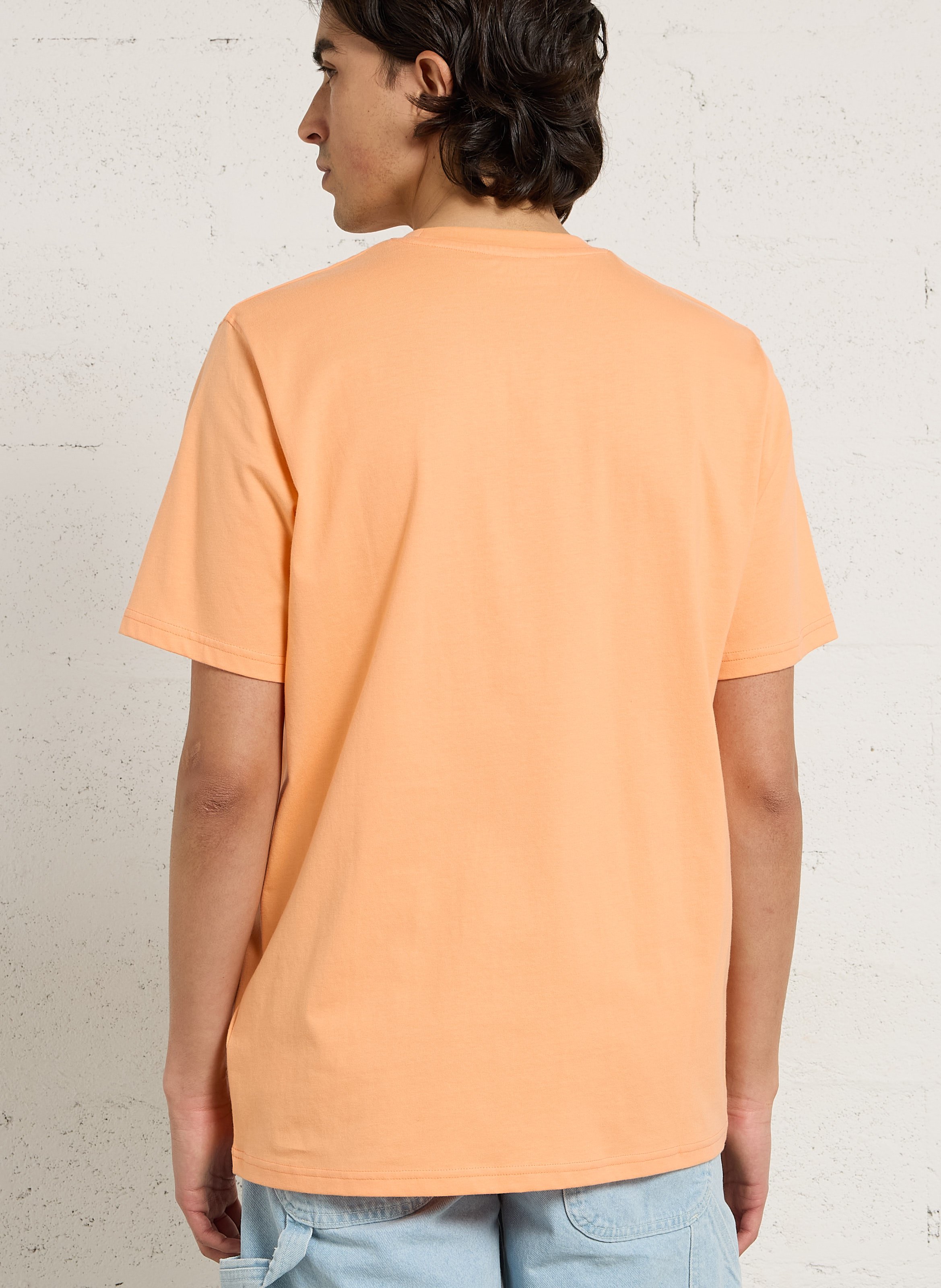 Gerader Rundhalsausschnitt T-Shirt in einfarbig mit gesticktem Logo. CHEVIGNON Orange