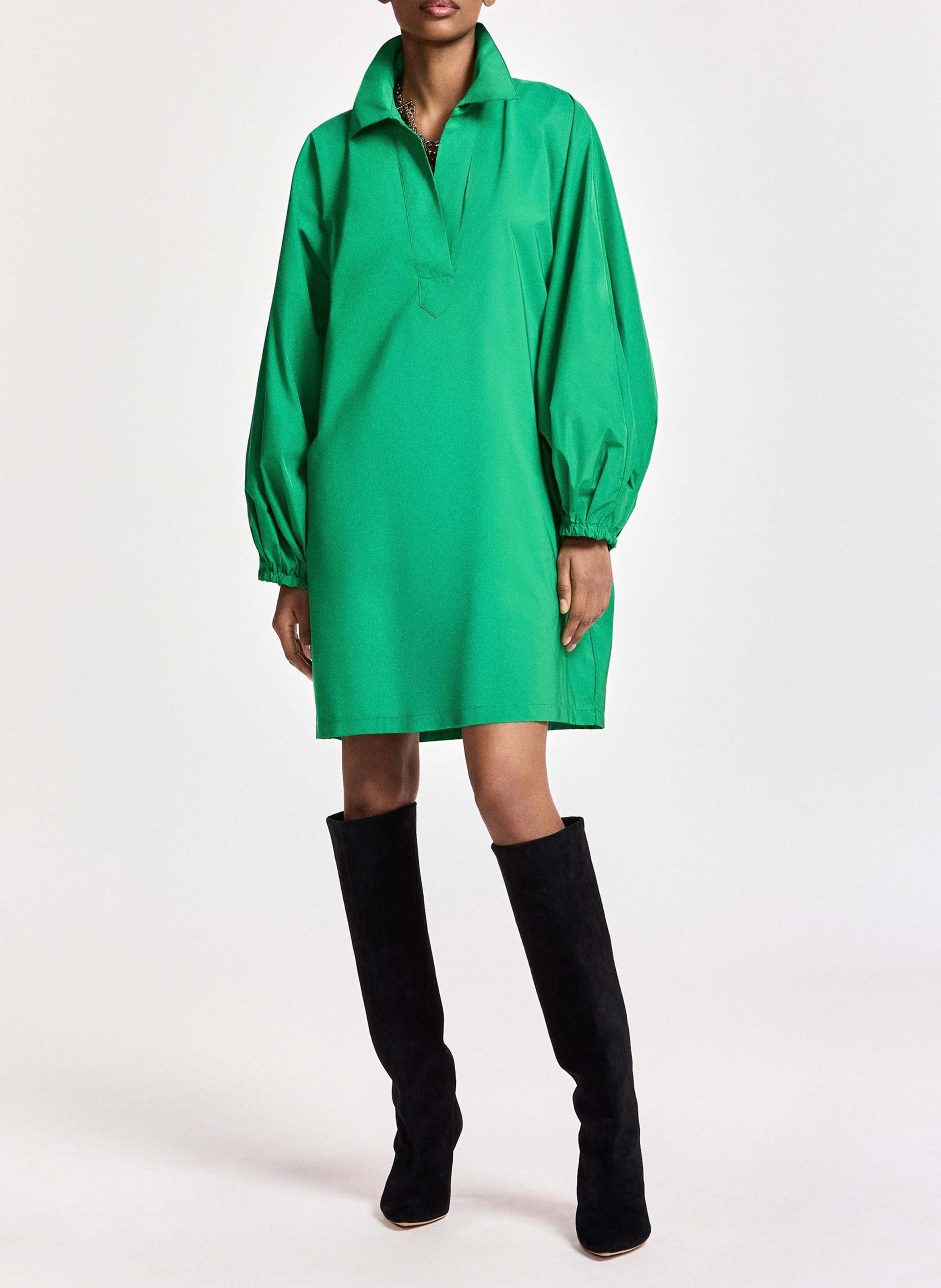 Korte oversized jurk met V-hals ESSENTIEL ANTWERP Groen