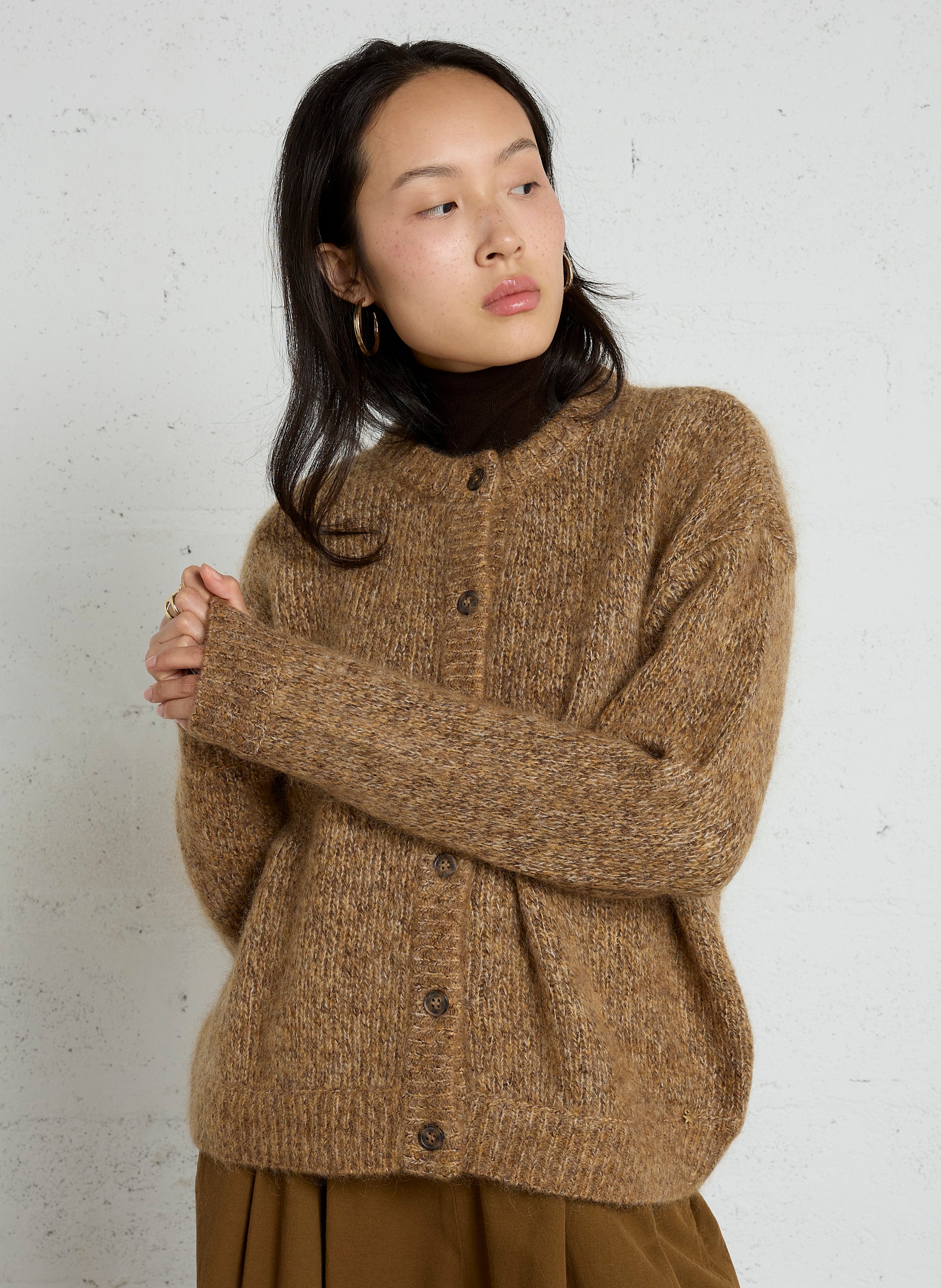 Strickjacke mit Rundhalsausschnitt aus Wolle und Kaschmir DES PETITS HAUTS