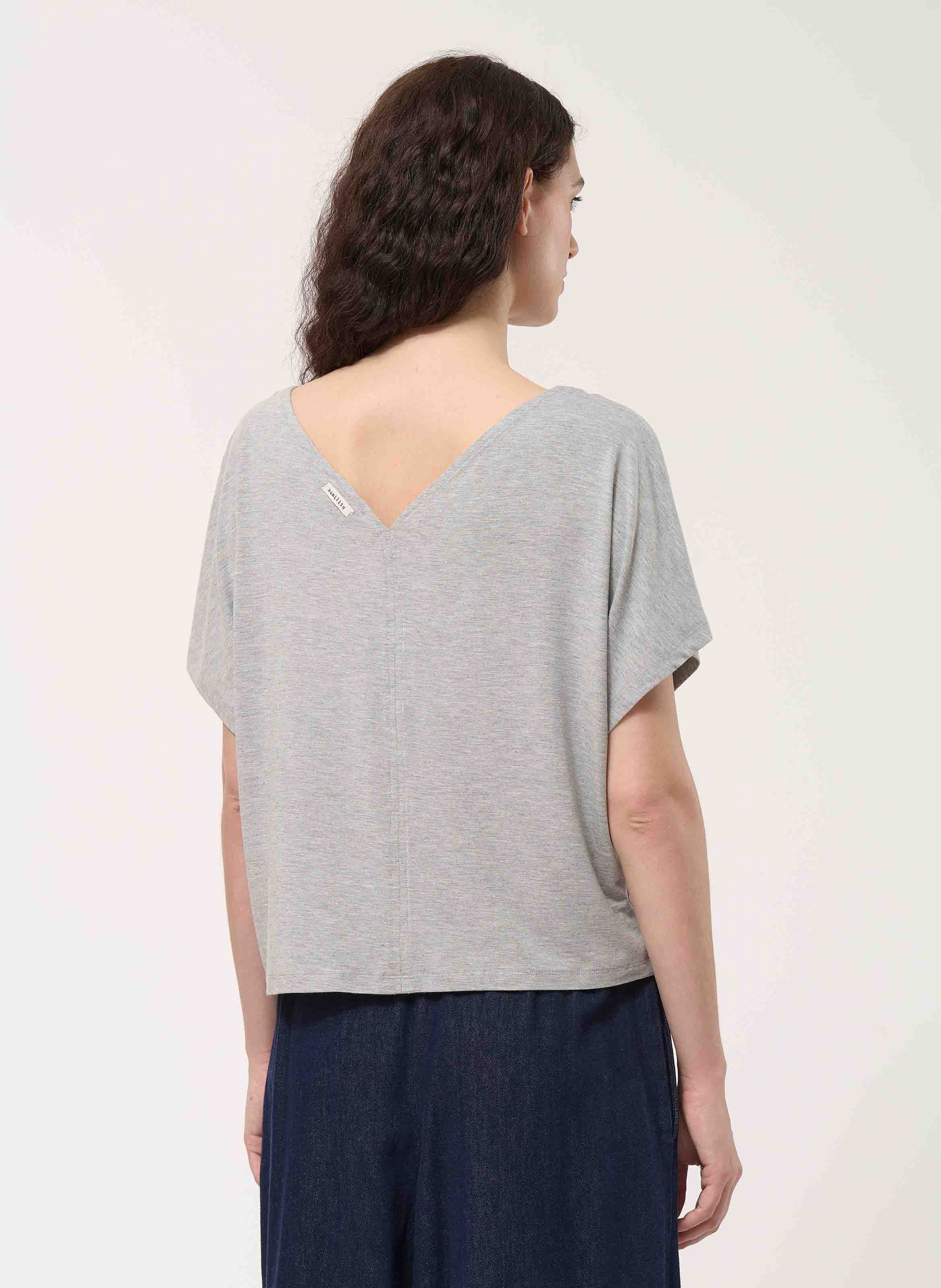 Loose-fit V-neck T-shirt HUMILITY Grey