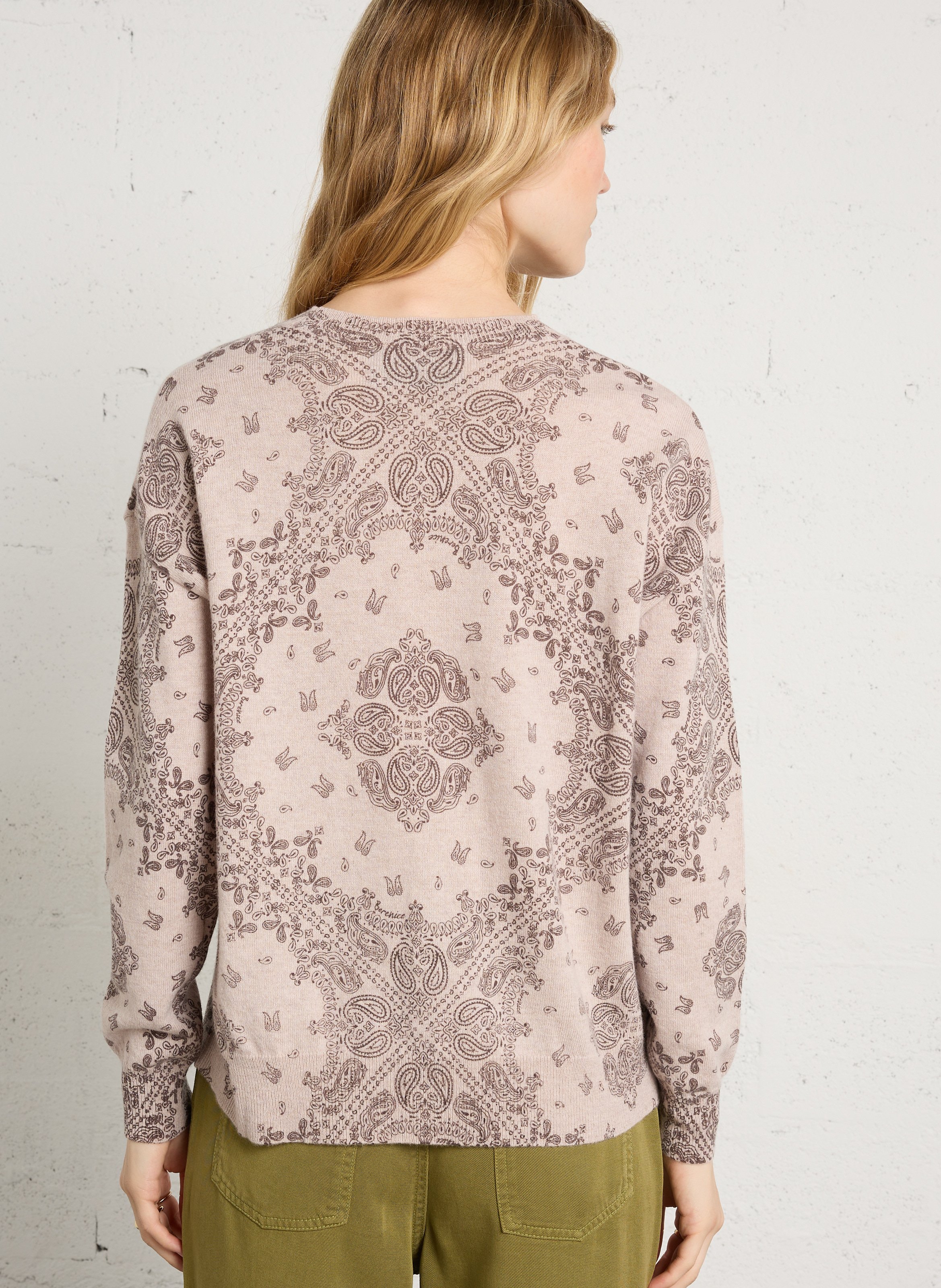 Rechte trui met ronde hals en kasjmierprint van wol BERENICE Beige
