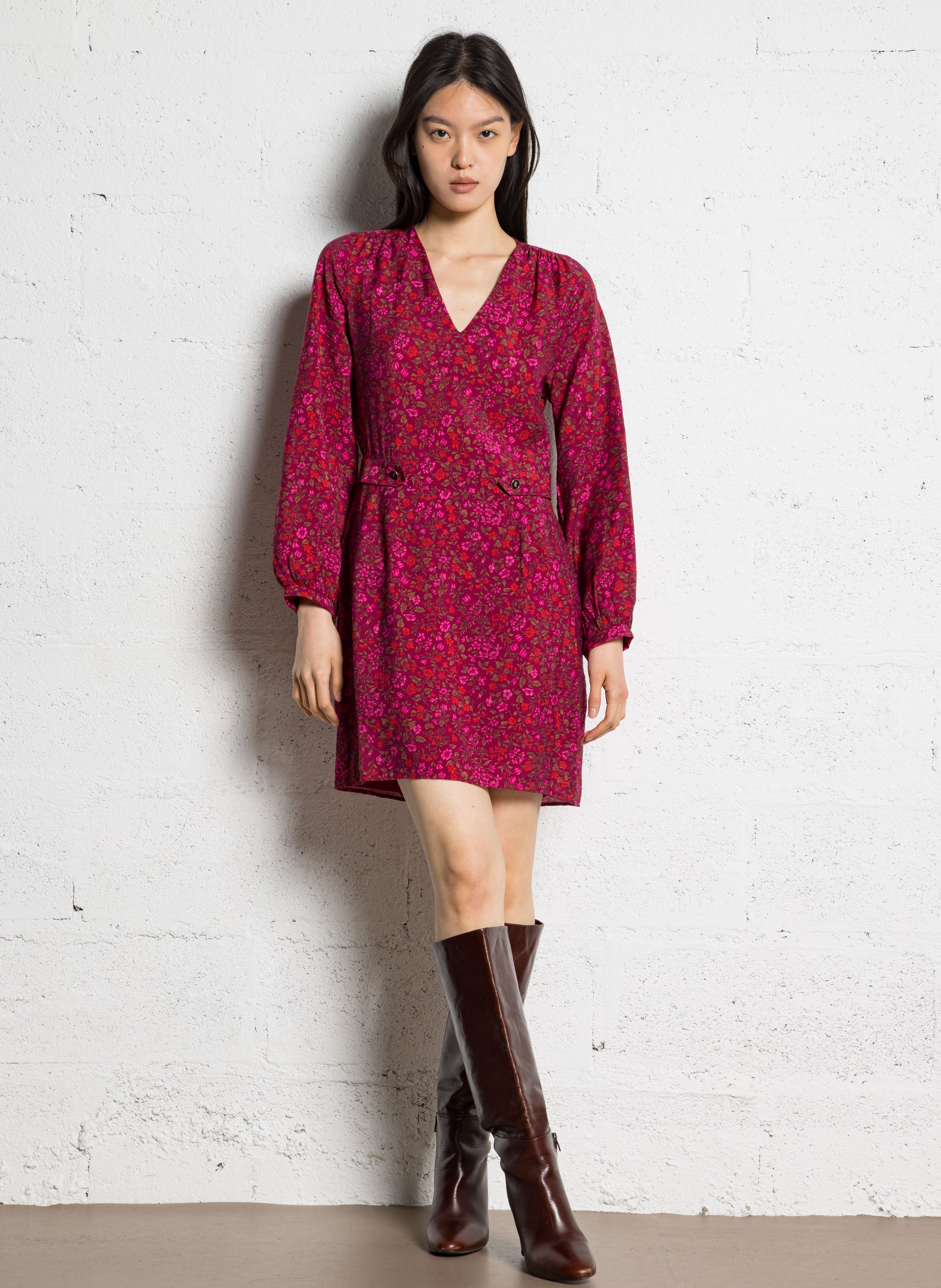 Fitted V-neck dress I CODE Pink