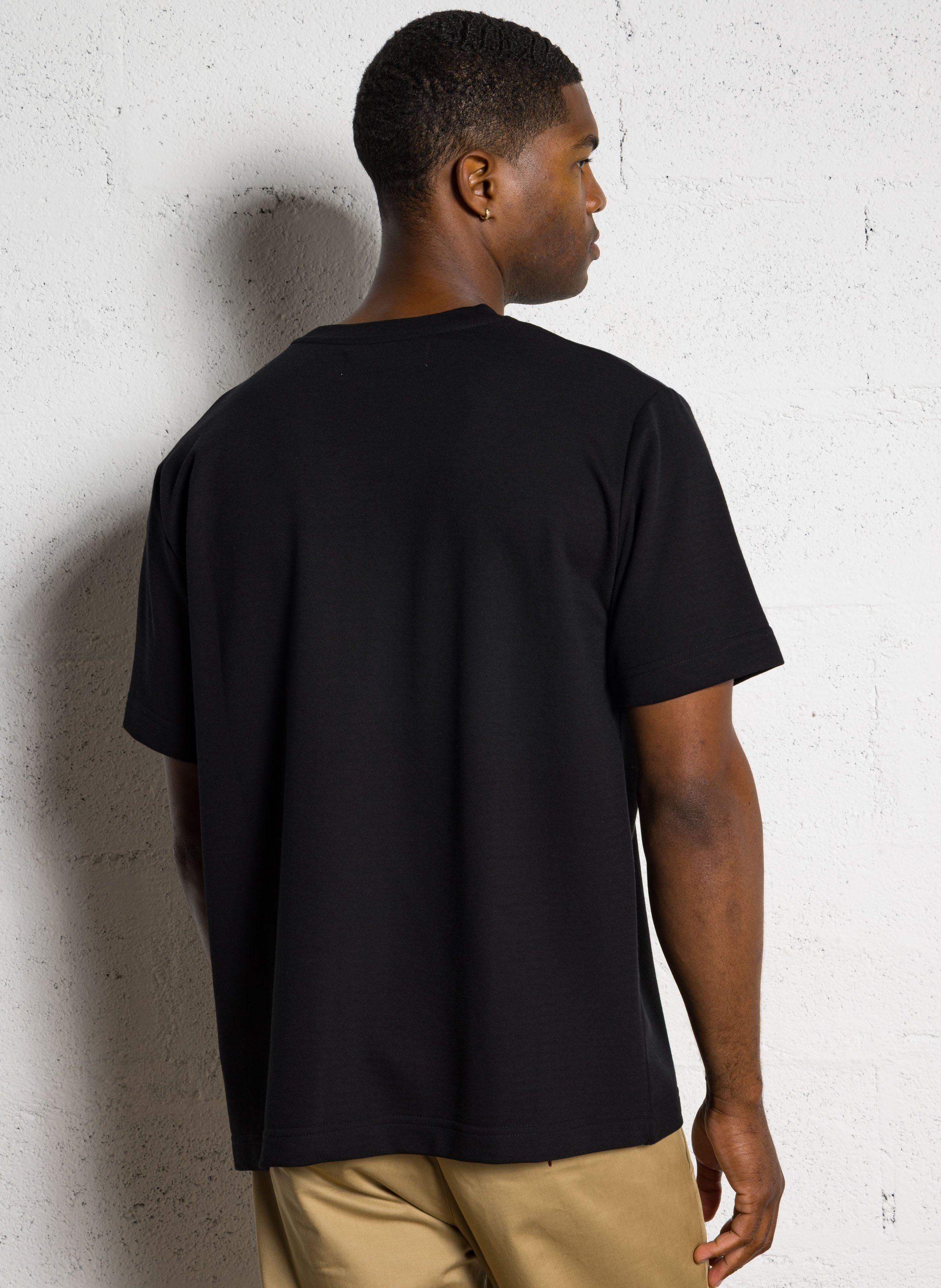 Tee-shirt droit uni à poche poitrine CHEVIGNON Noir