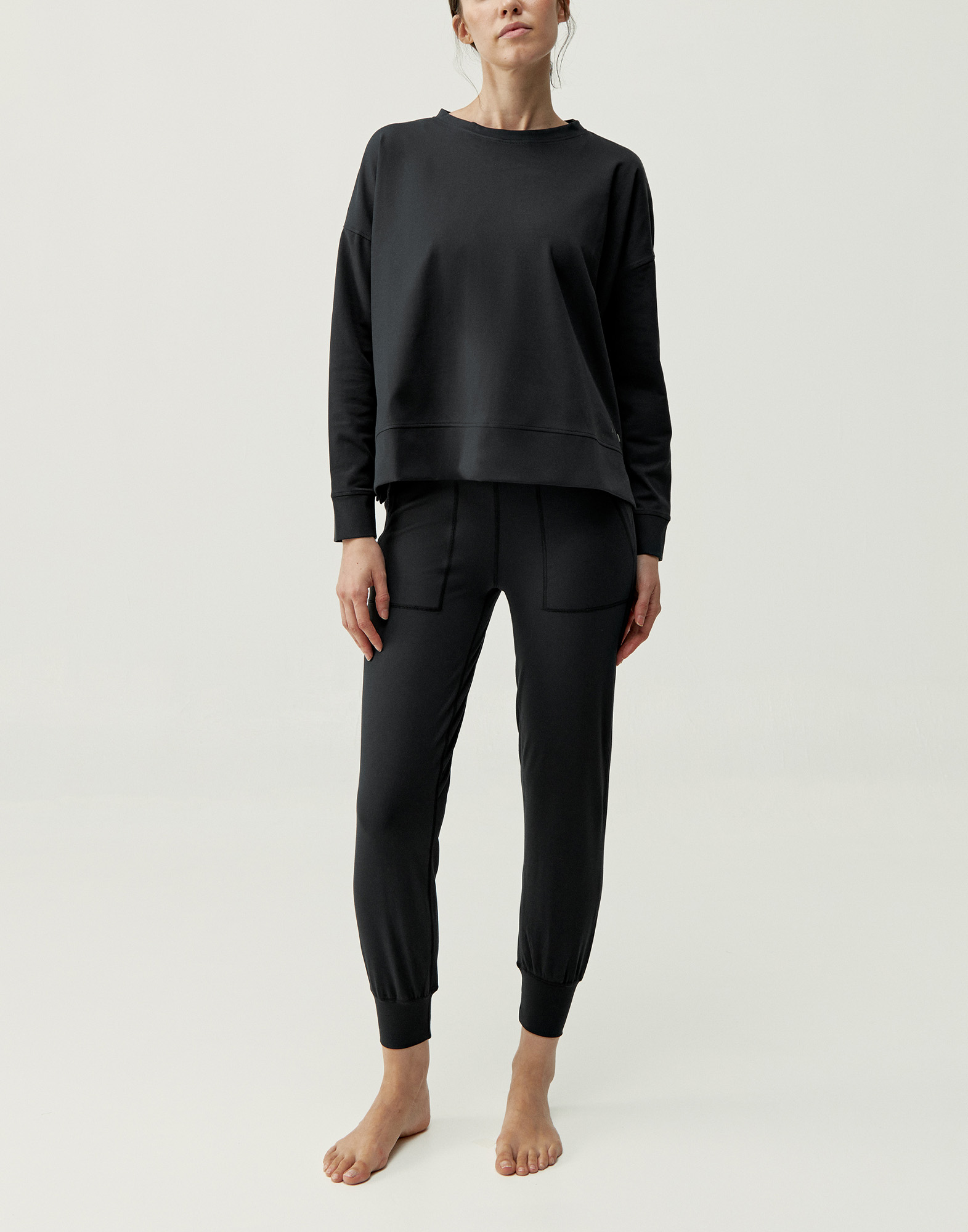 Extra-soft jogging pants BORN Black