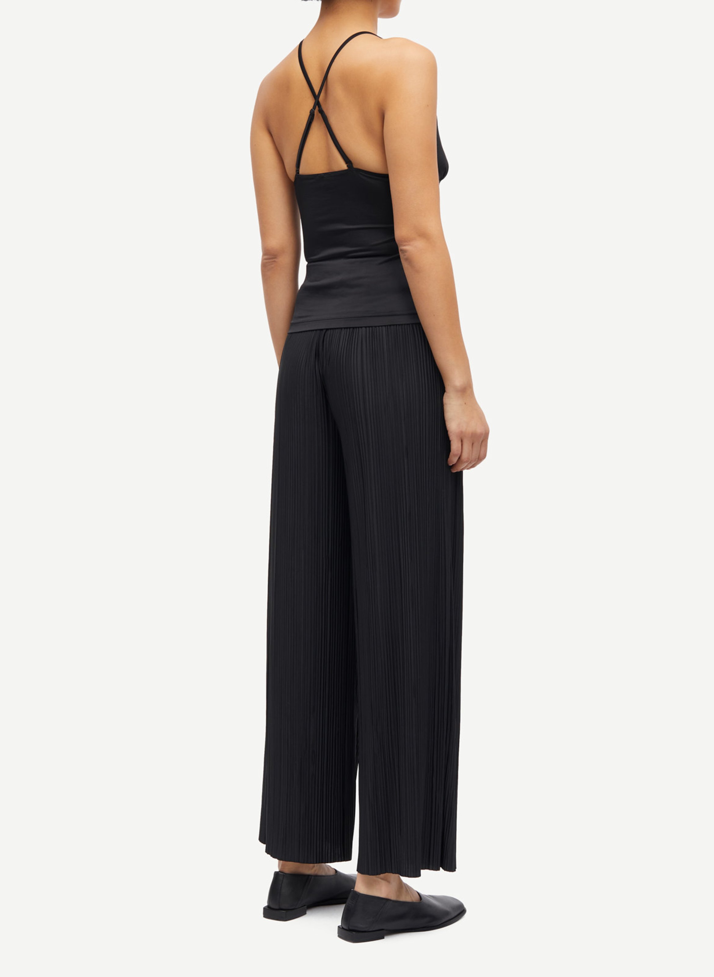 Wijde broek met plooien SAMSOE SAMSOE Zwart