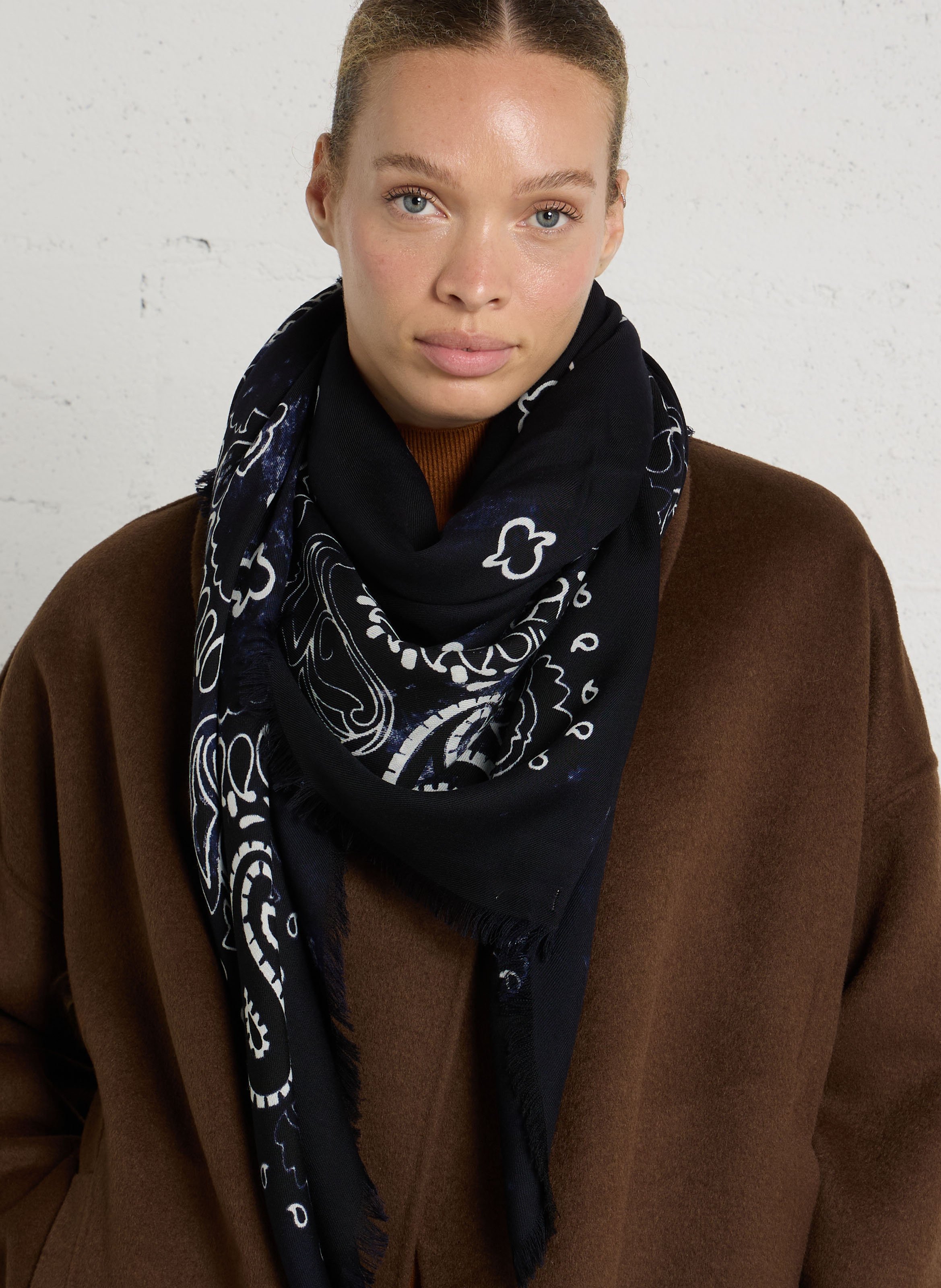 Printed wool scarf with fringes DESTIN