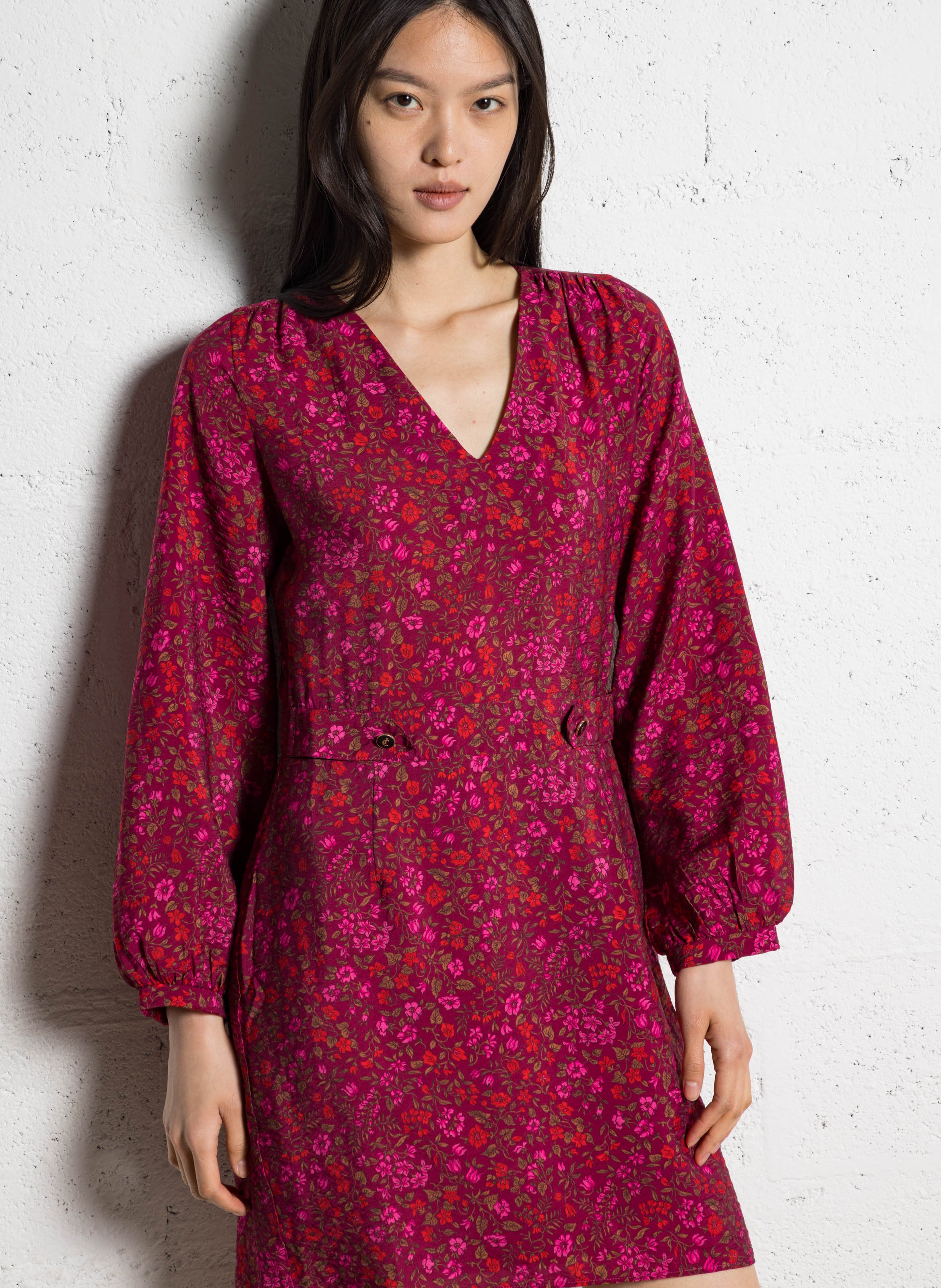 Fitted V-neck dress I CODE Pink