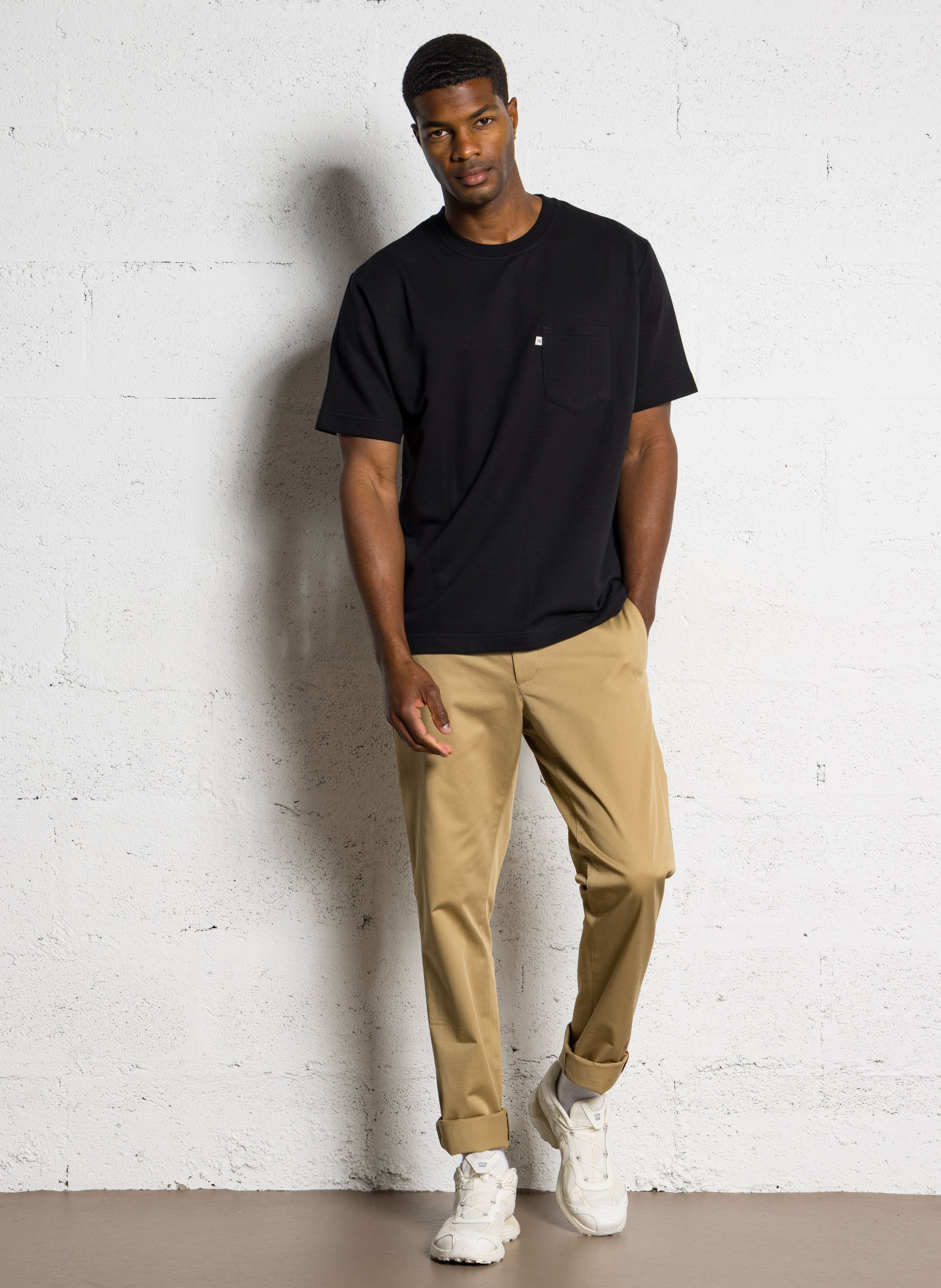 Tee-shirt droit uni à poche poitrine CHEVIGNON Noir