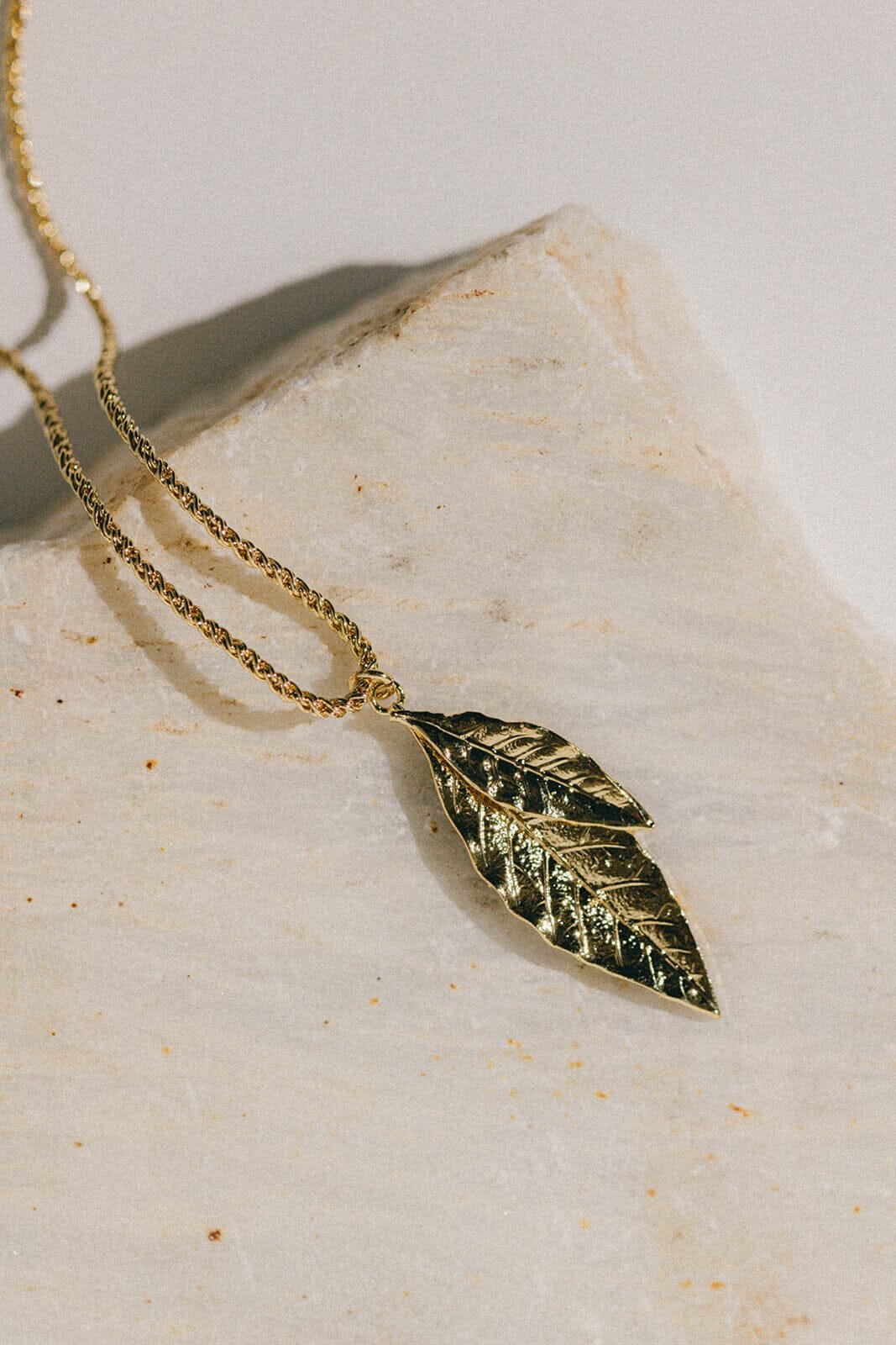 Silver plated leaf necklace Golden