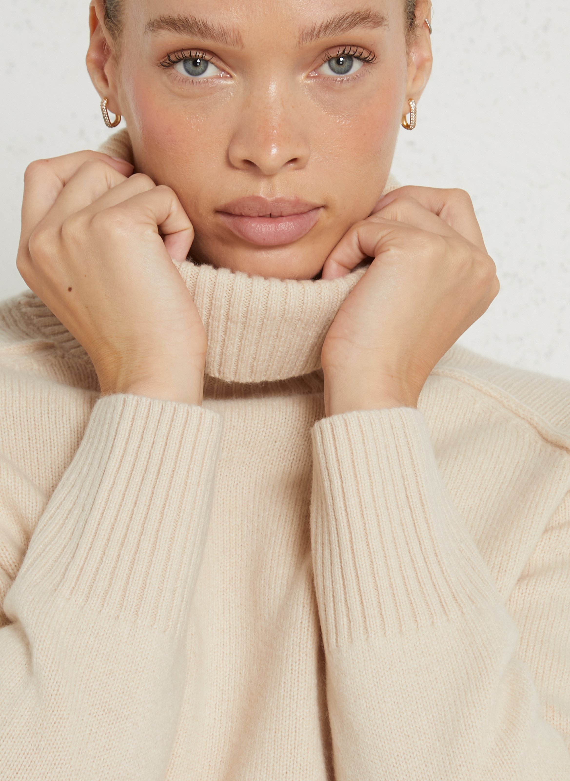 Pull col roulé en laine BELLA JONES Beige