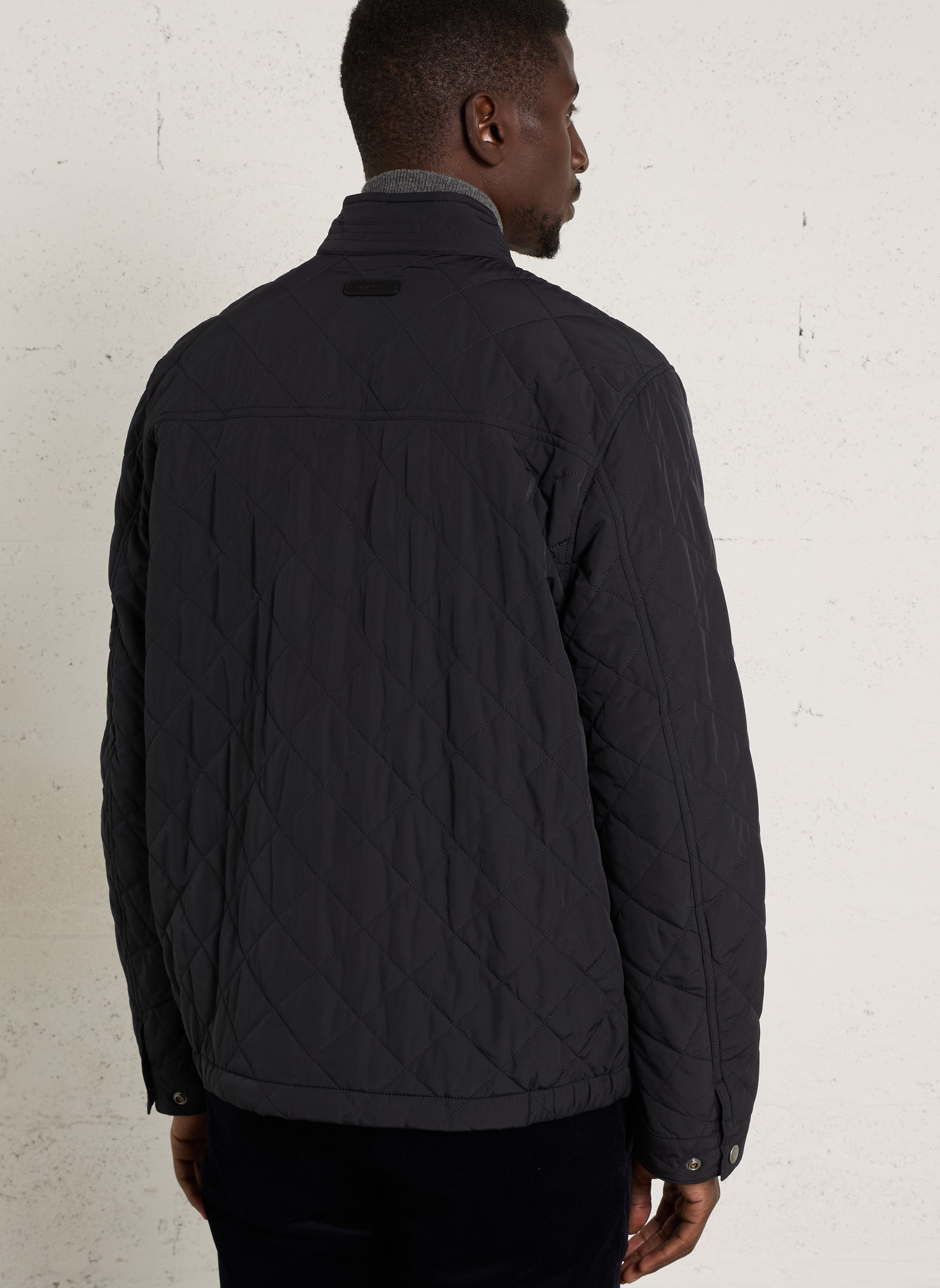 Einfarbige gesteppte gerade Jacke. GANT Schwarz