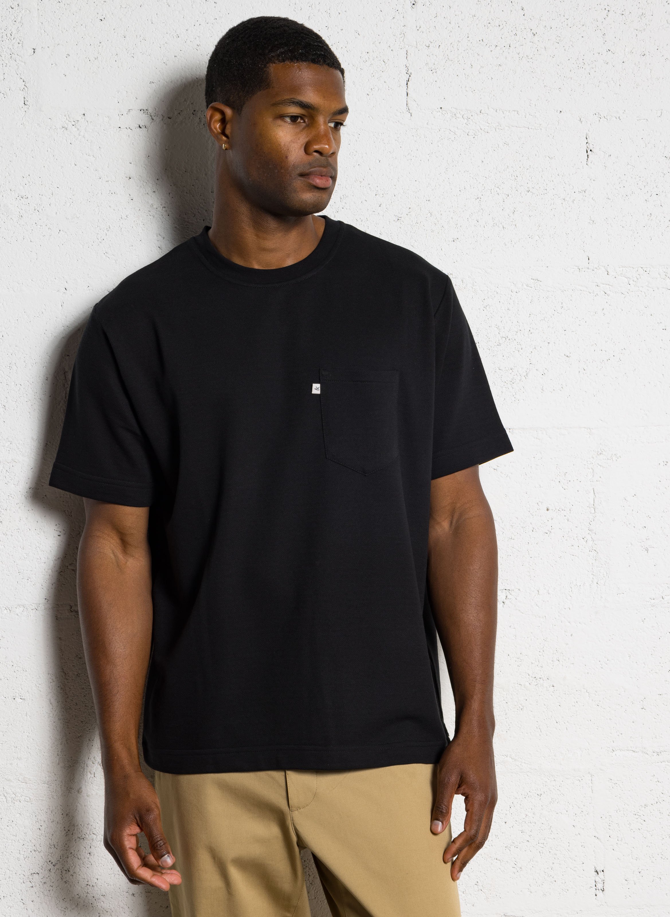 Tee-shirt droit uni à poche poitrine CHEVIGNON