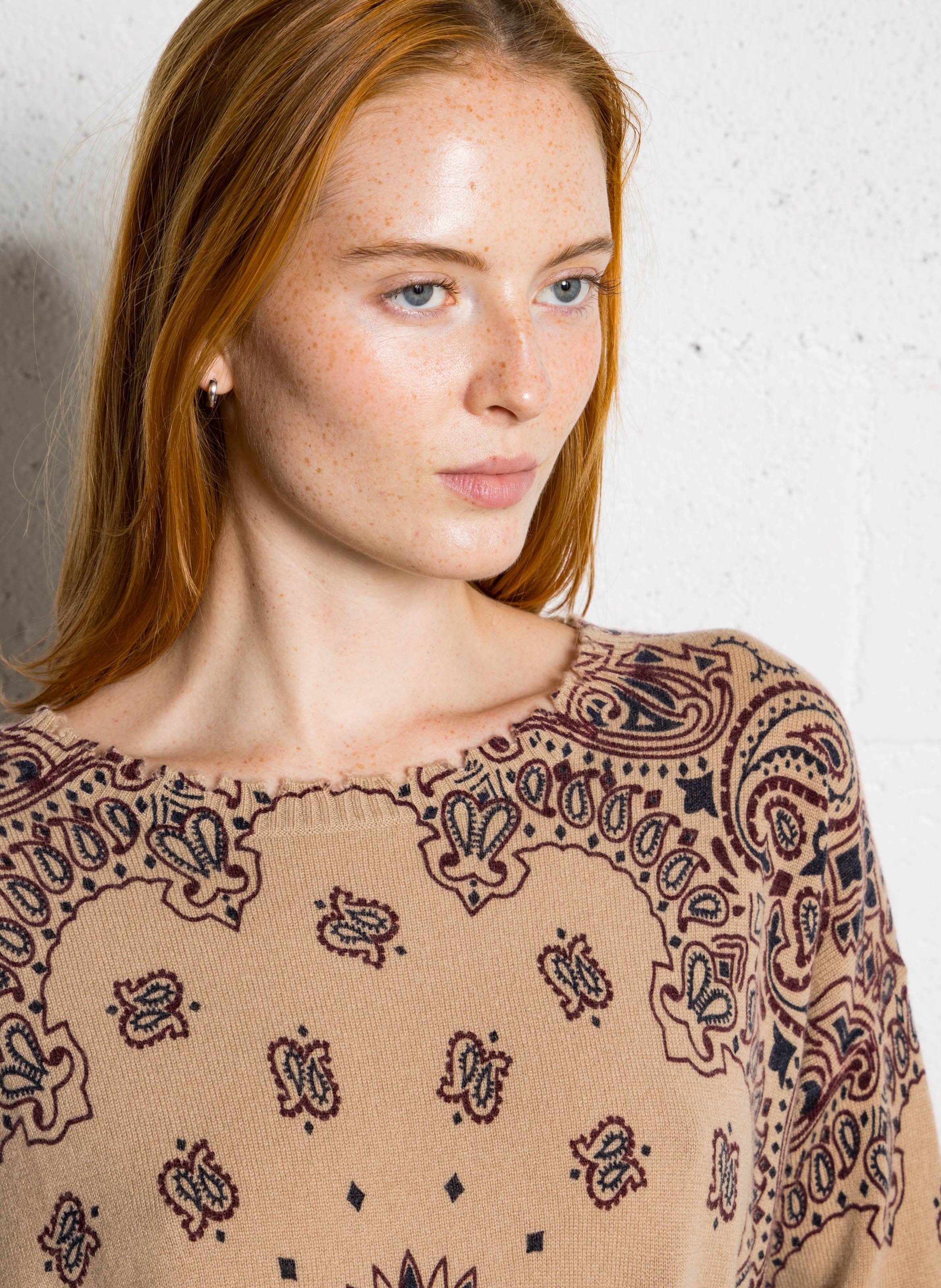 Pull droit à bords crantés en cachemire maillé KUJTEN Marron