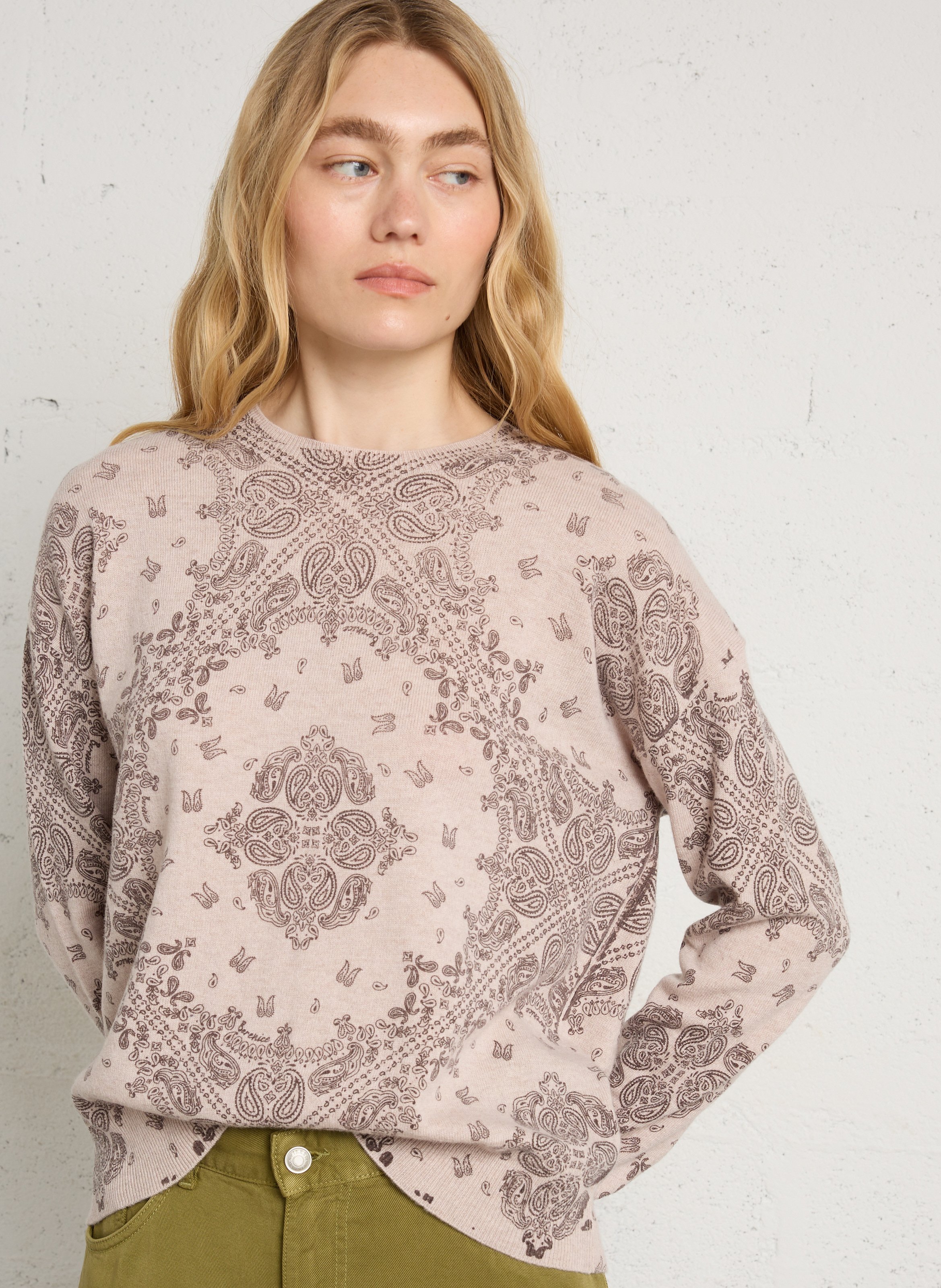 Rechte trui met ronde hals en kasjmierprint van wol BERENICE Beige