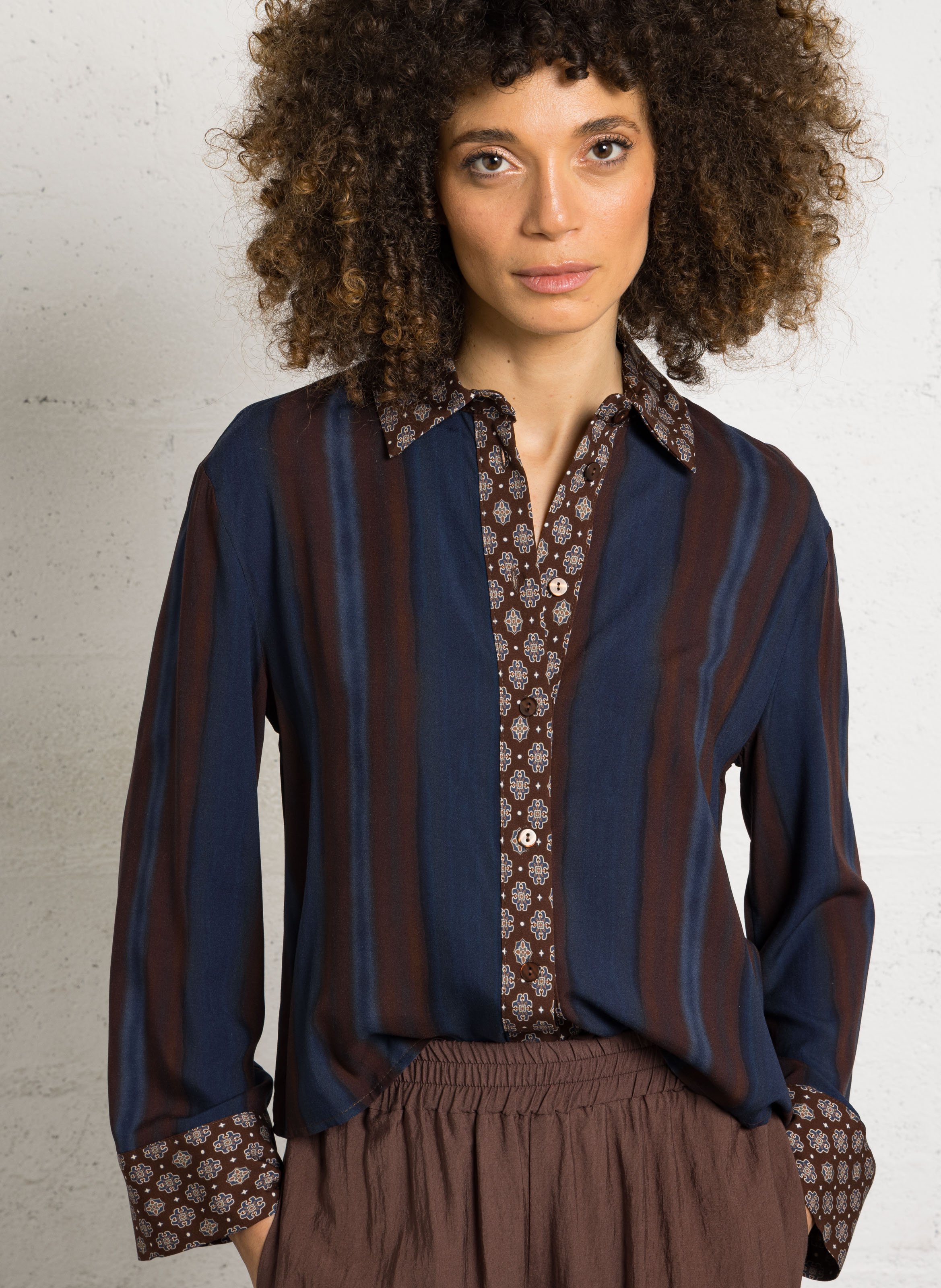 Bedrucktes Hemd mit klassischem Kragen PLEASE Blau