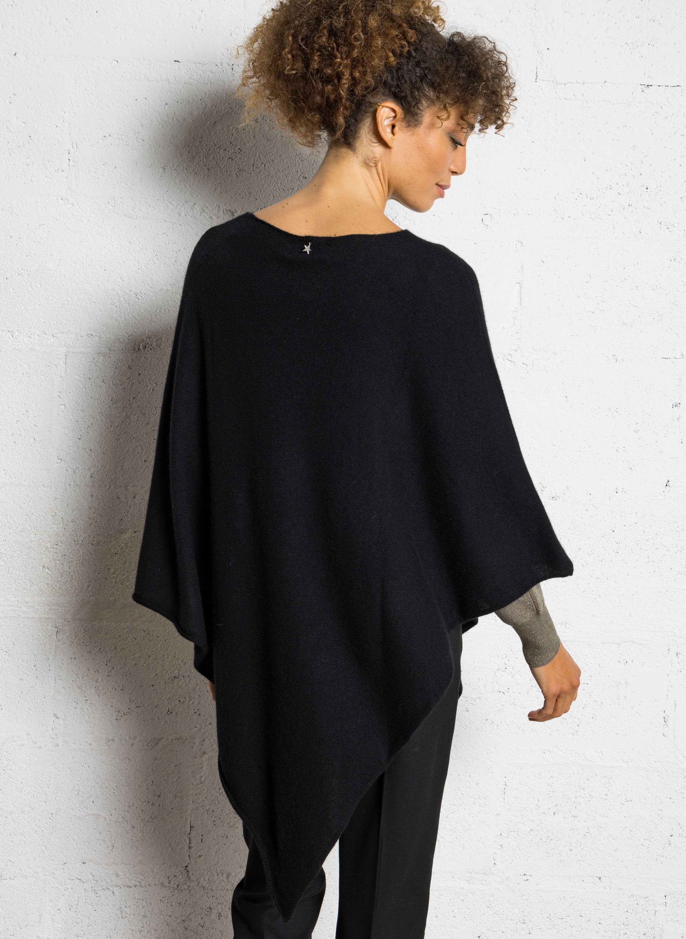 Poncho col bateau en cachemire SUD EXPRESS Noir