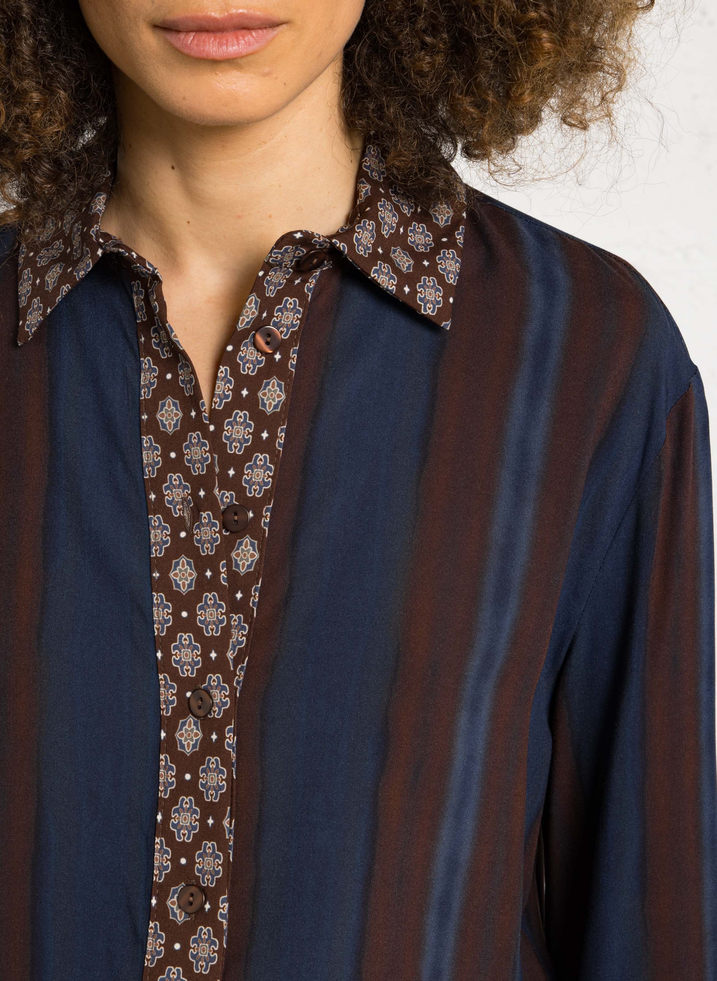 Bedrucktes Hemd mit klassischem Kragen PLEASE Blau