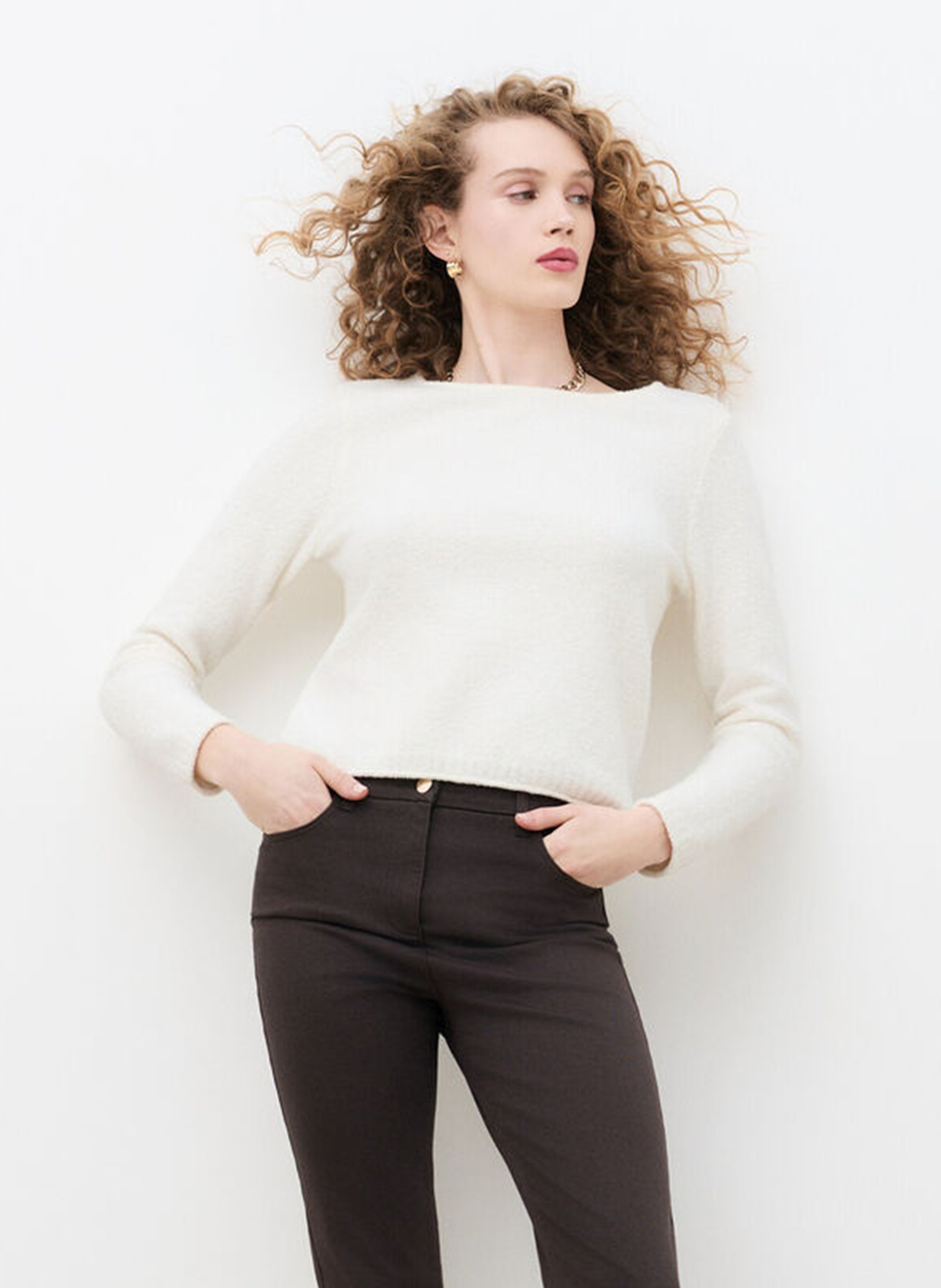 Straight cut boat neck solid color sweater CAROLL