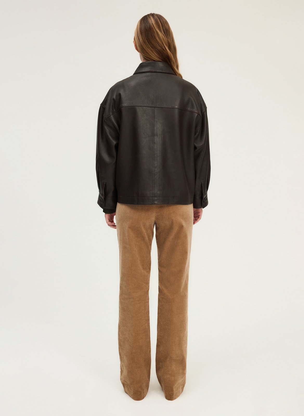 Leren top met klassieke kraag PABLO Bruin