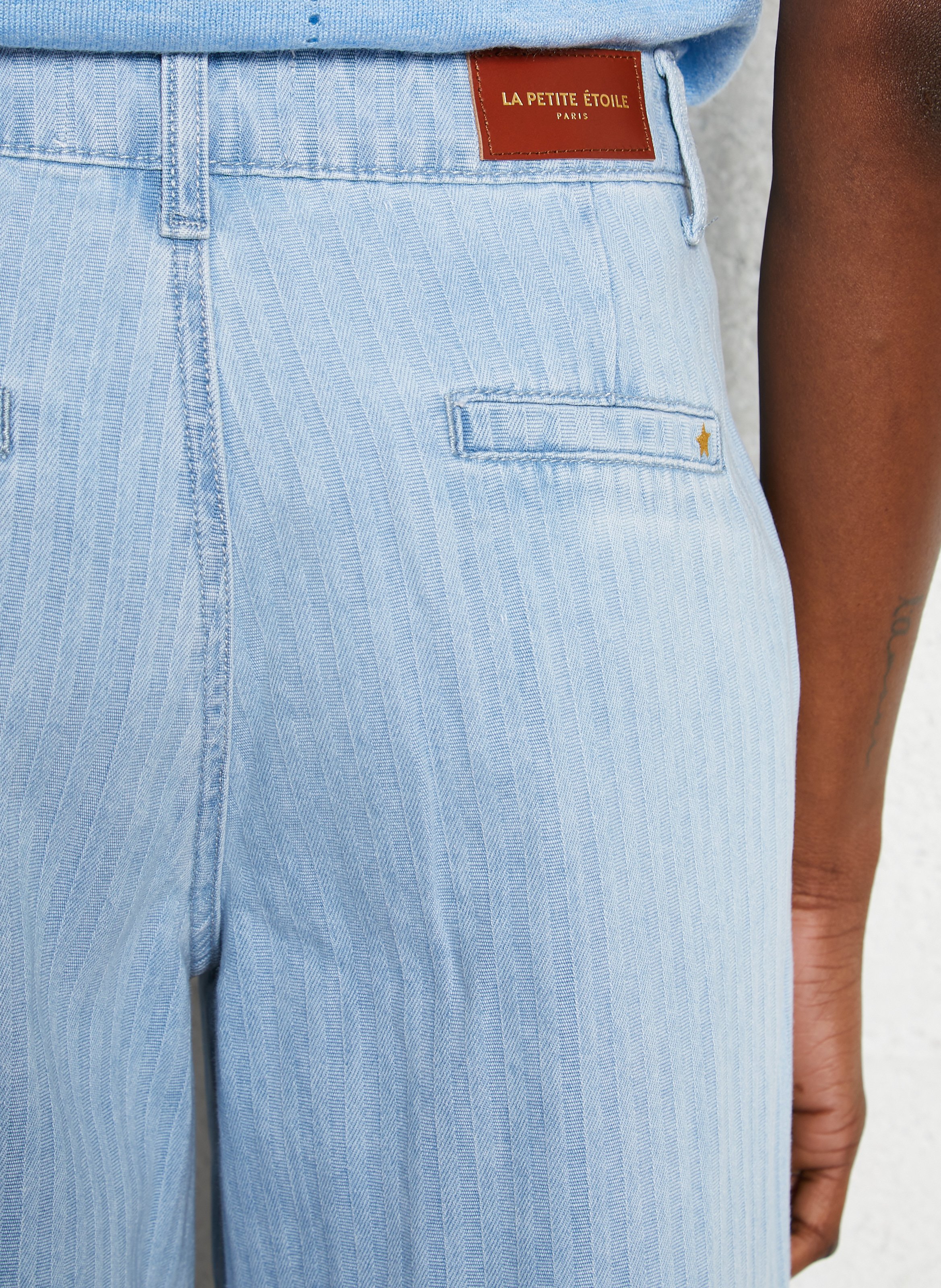 Weite Jeans aus Baumwoll-Mix LA PETITE ETOILE Stone-bleached Jeans