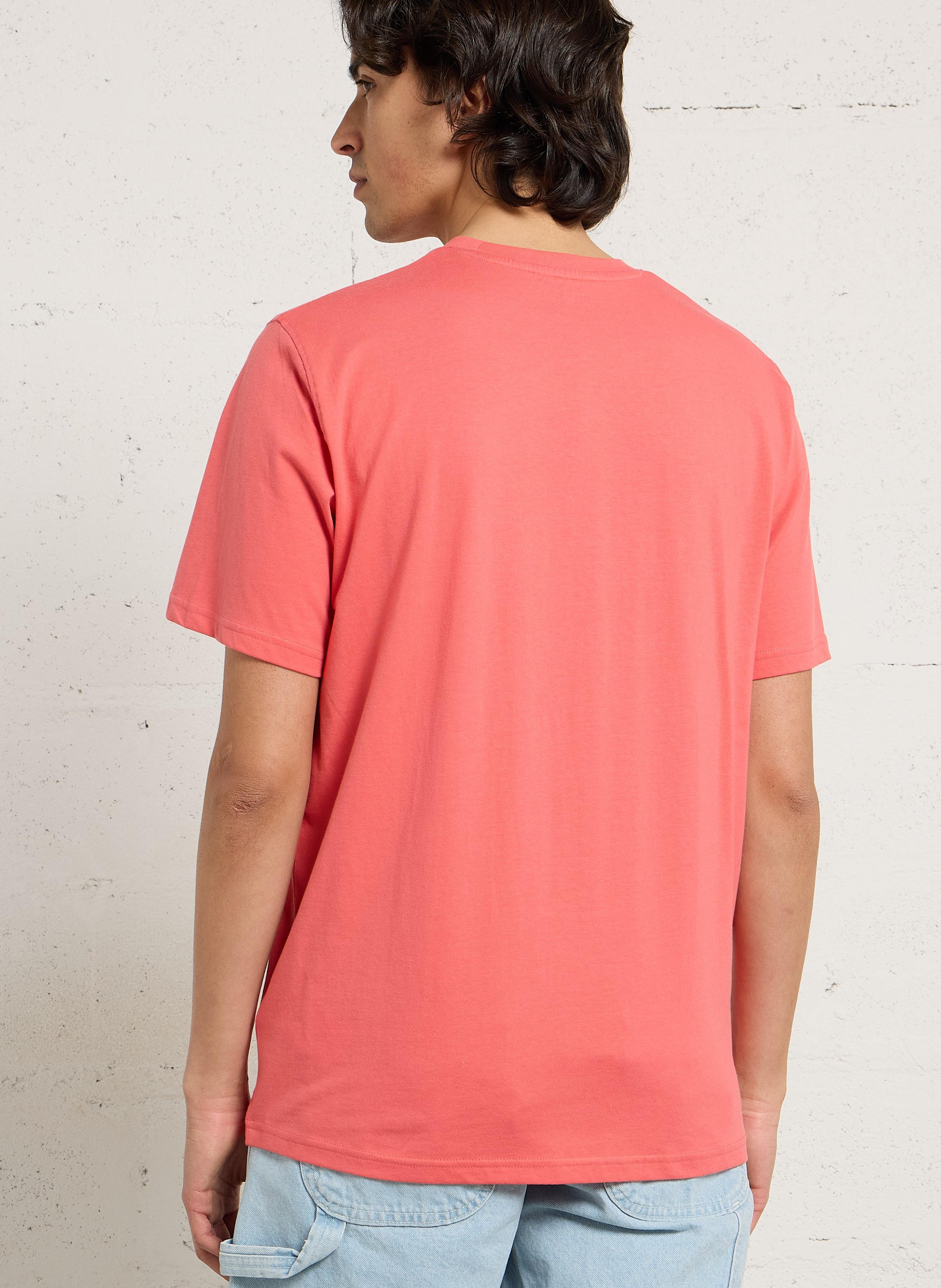 Gerader Rundhalsausschnitt T-Shirt in einfarbig mit gesticktem Logo. CHEVIGNON Rot