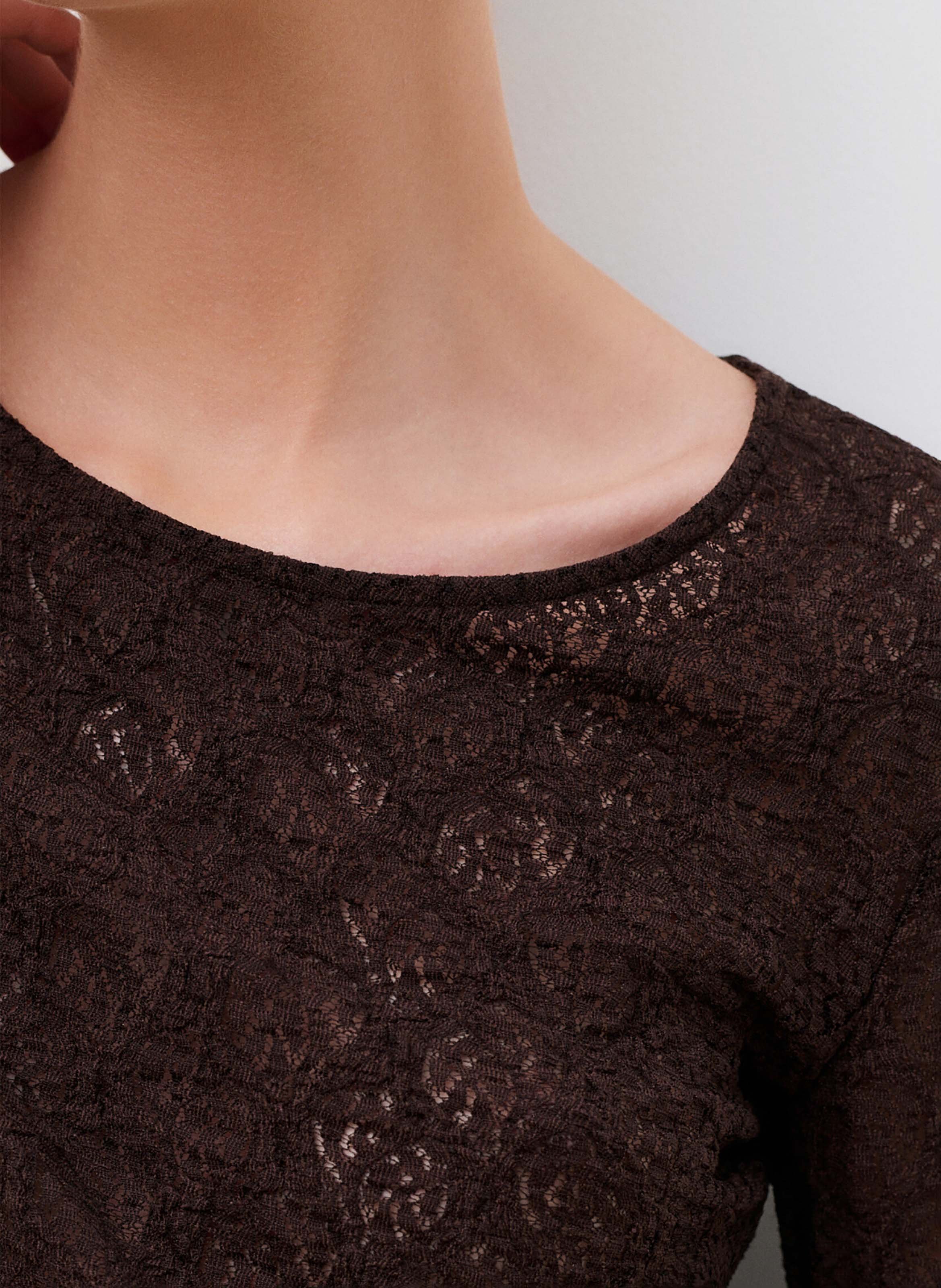 Rundhalsausschnitt T-Shirt mit taillierter Passform CAROLL Braun