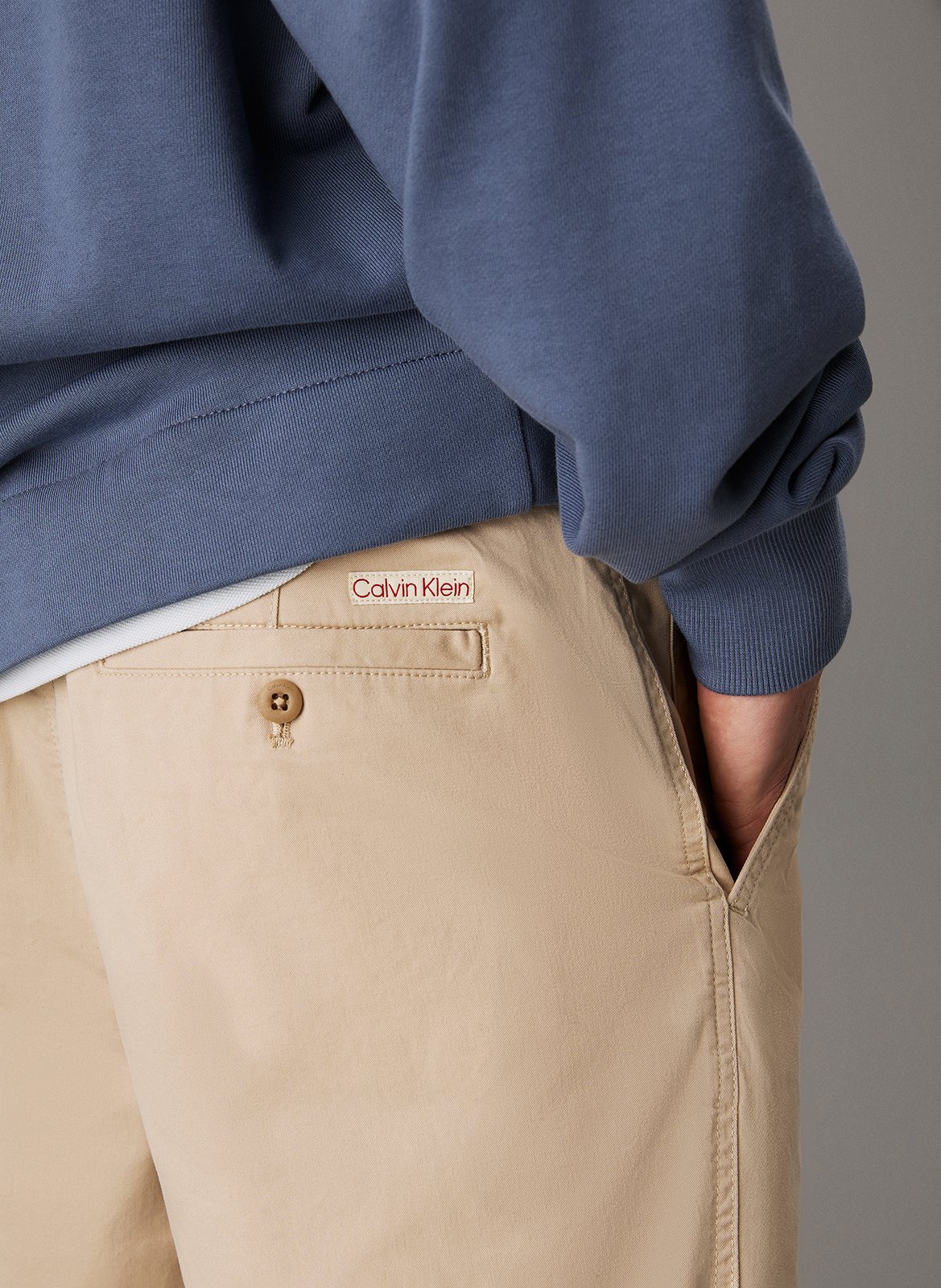 Short solid color chino in blended cotton. CALVIN KLEIN Beige