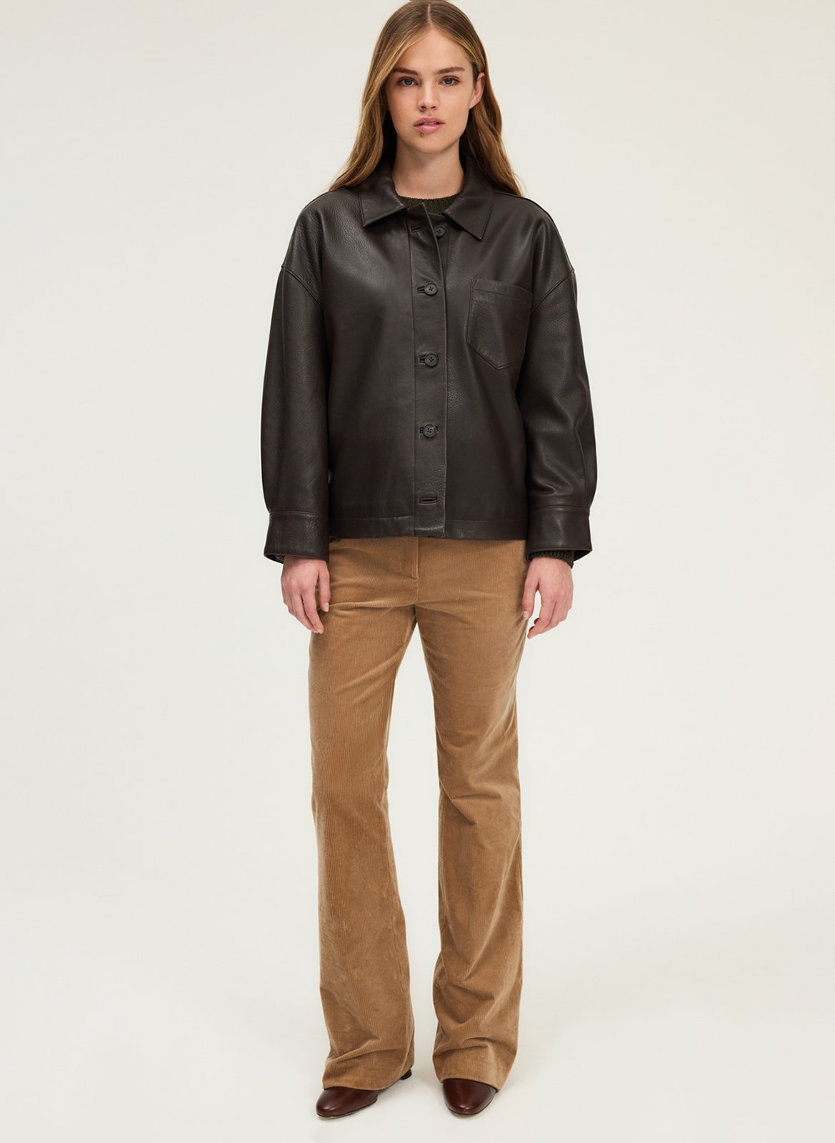 Leren top met klassieke kraag PABLO Bruin