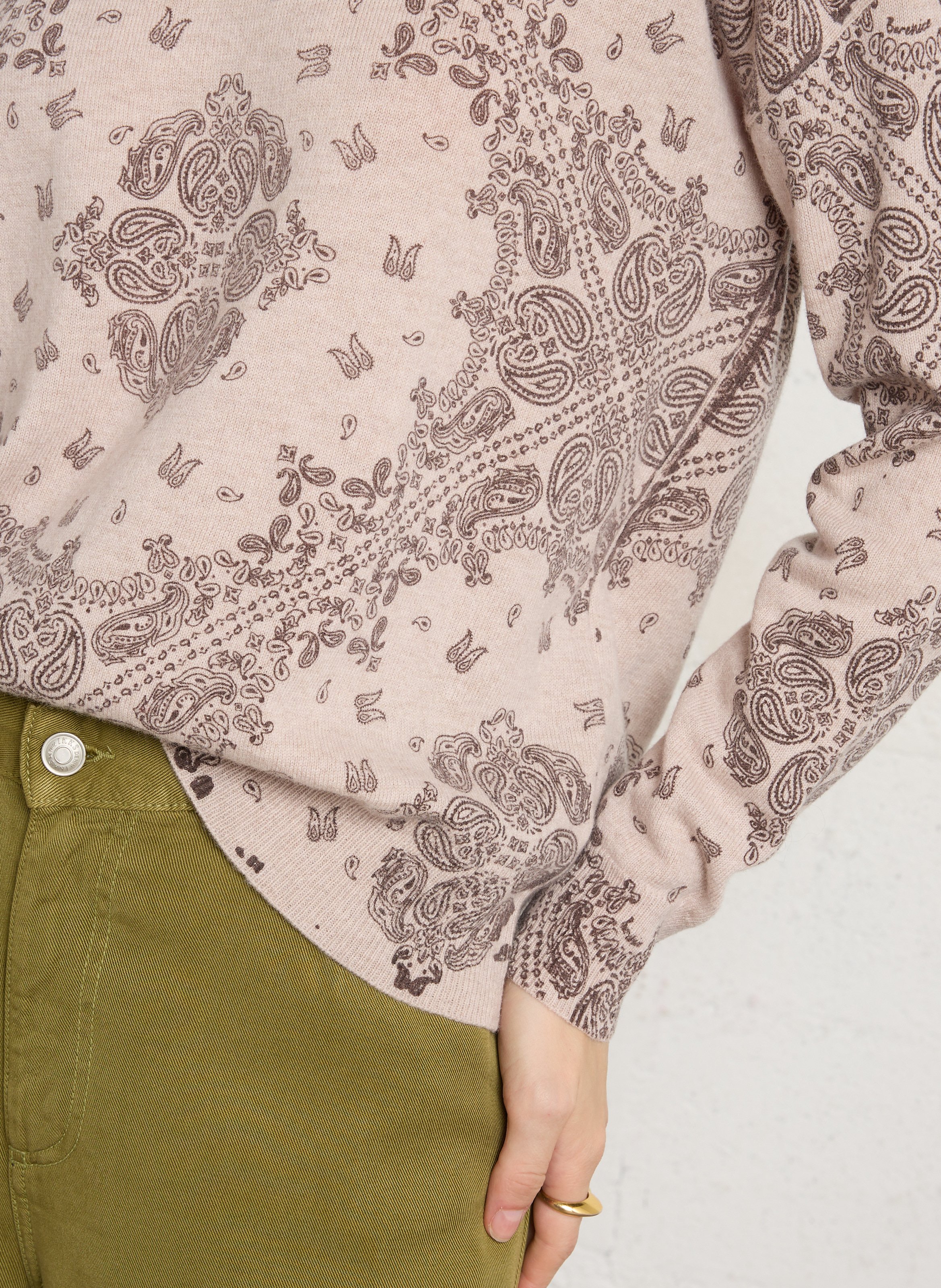Rechte trui met ronde hals en kasjmierprint van wol BERENICE Beige