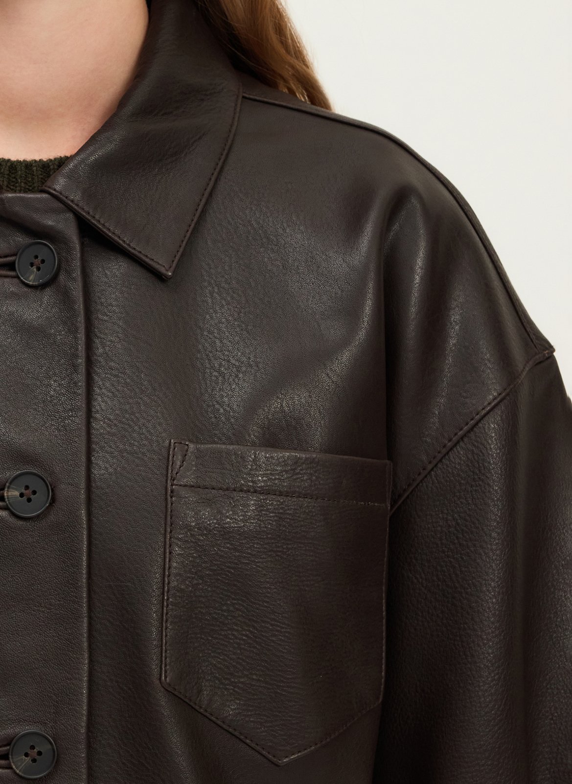 Leren top met klassieke kraag PABLO Bruin