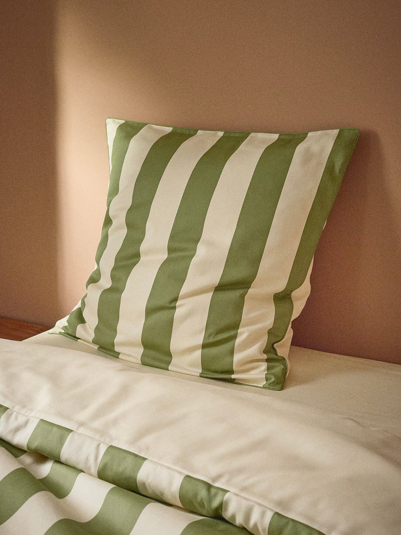 Cotton Satin Pillowcase "Anouk" CYRILLUS