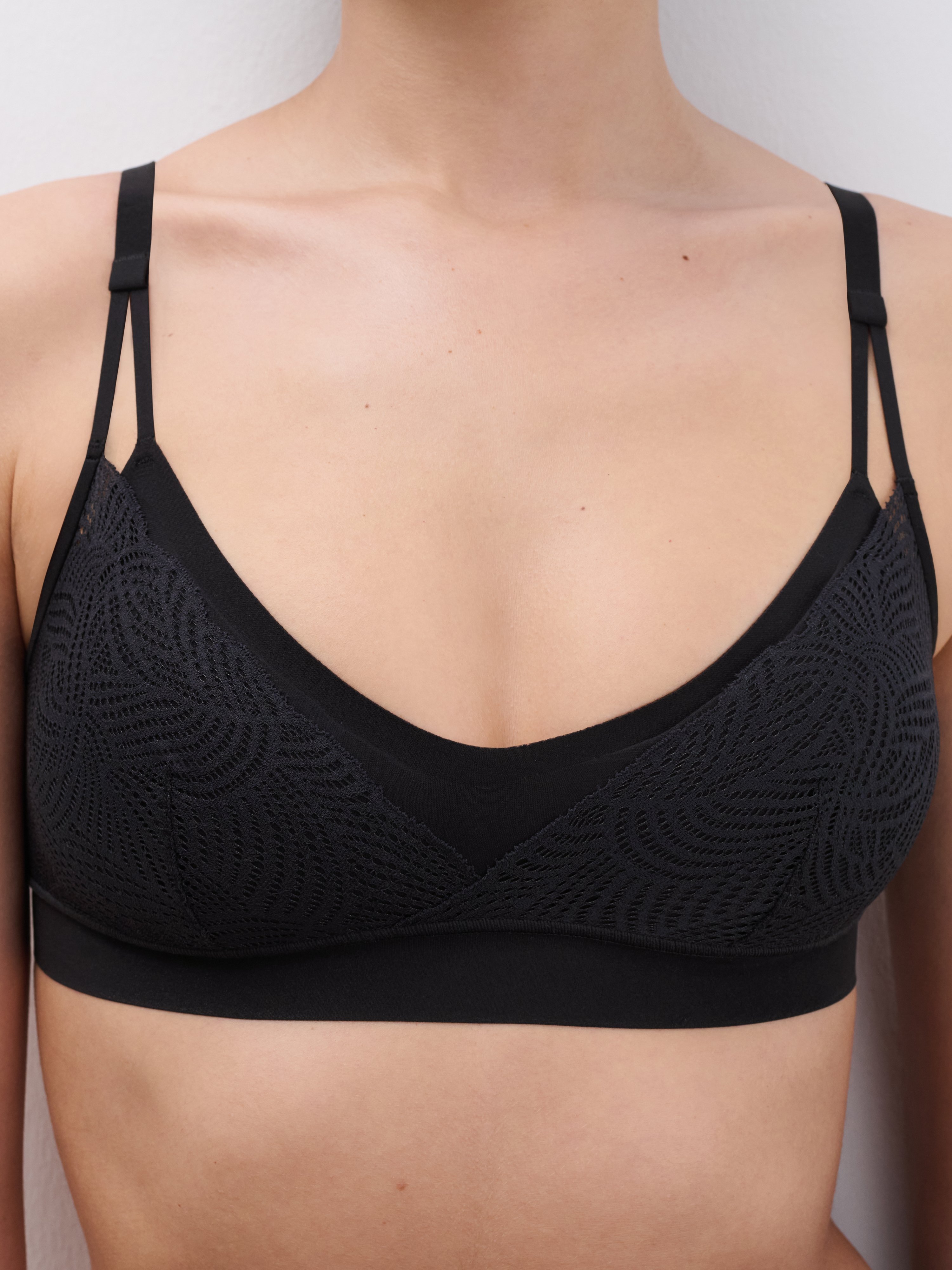Bralette with cups CHANTELLE Black